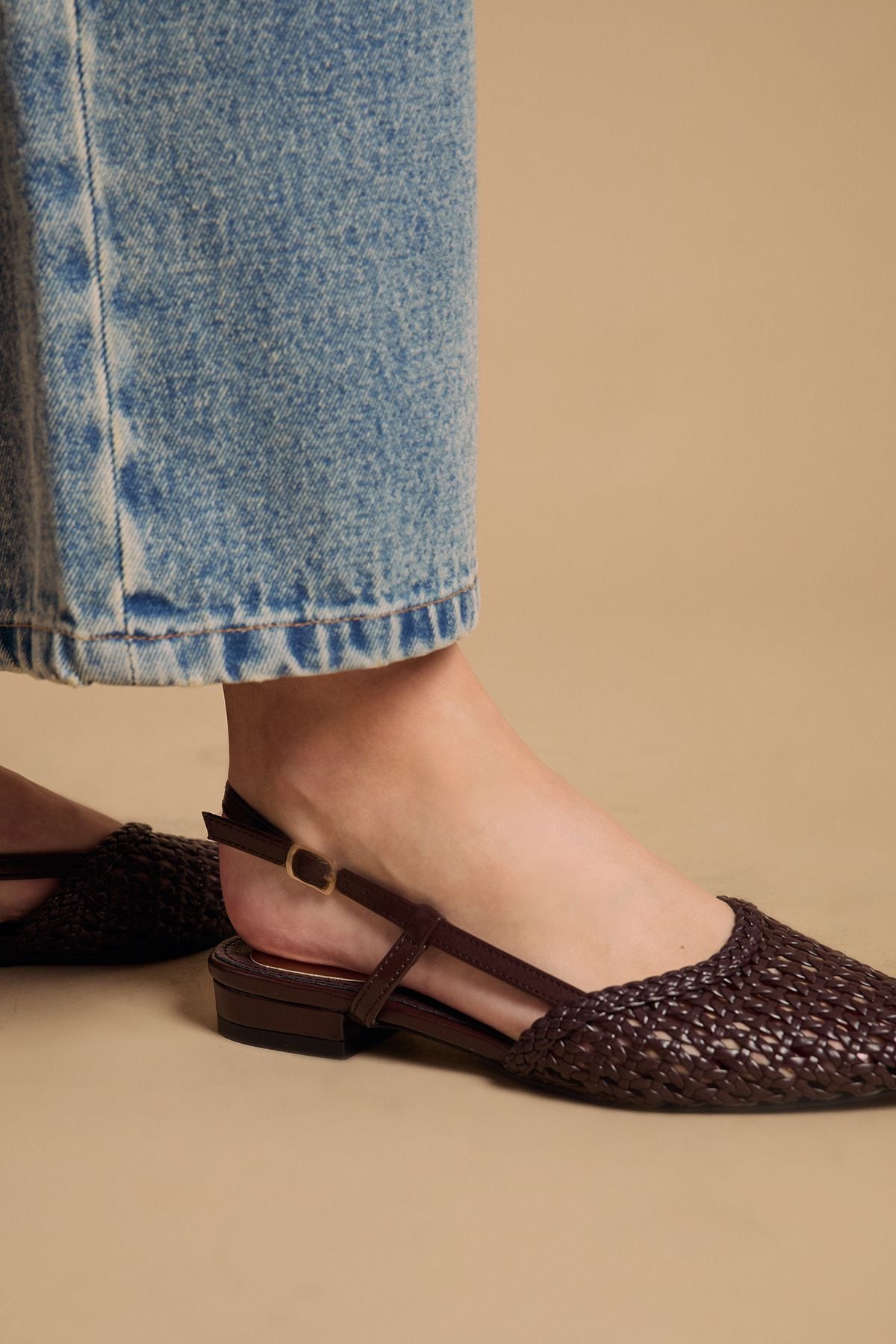 Oasis Brandie Faux Leather Woven Slingback Pointed Flat Shoes Chocolate image 4