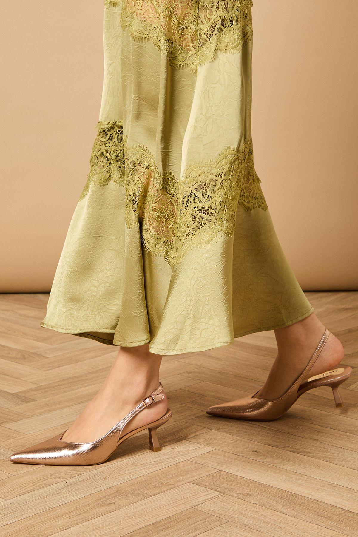 Oasis Dolly Metallic Textured Kitten Heel Slingback Heeled Shoes Rose Gold image 3