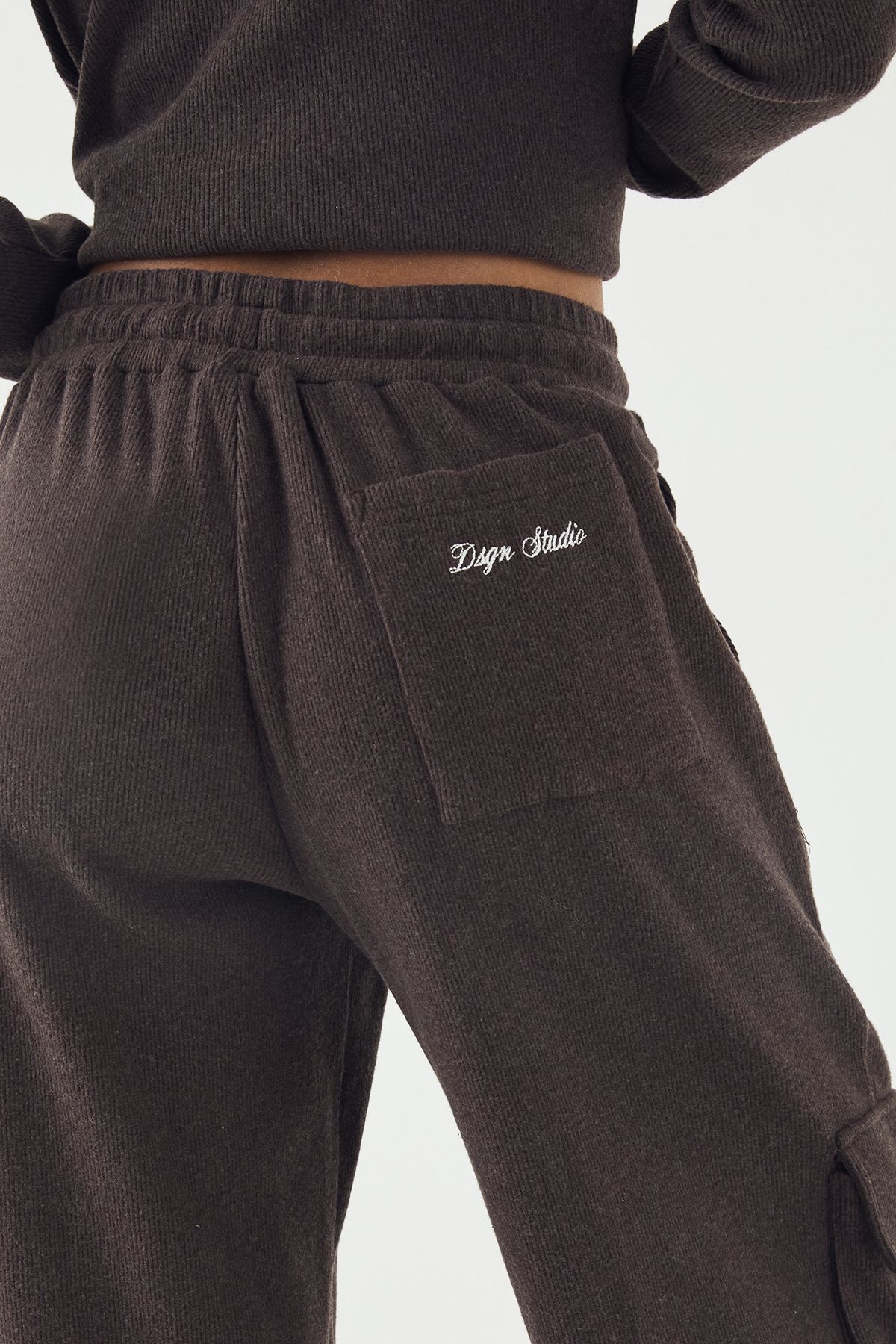 DSGN Studio DSGN Studio Brushed Rib Cargo Jogger Chocolate image 4