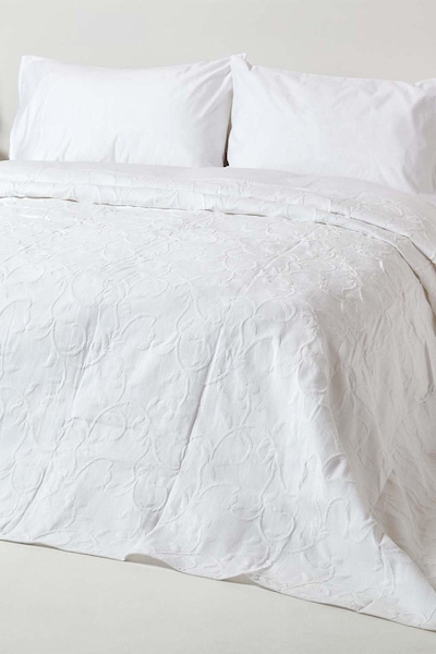 Homescapes Cotton Rich Floral Pattern Bedspread