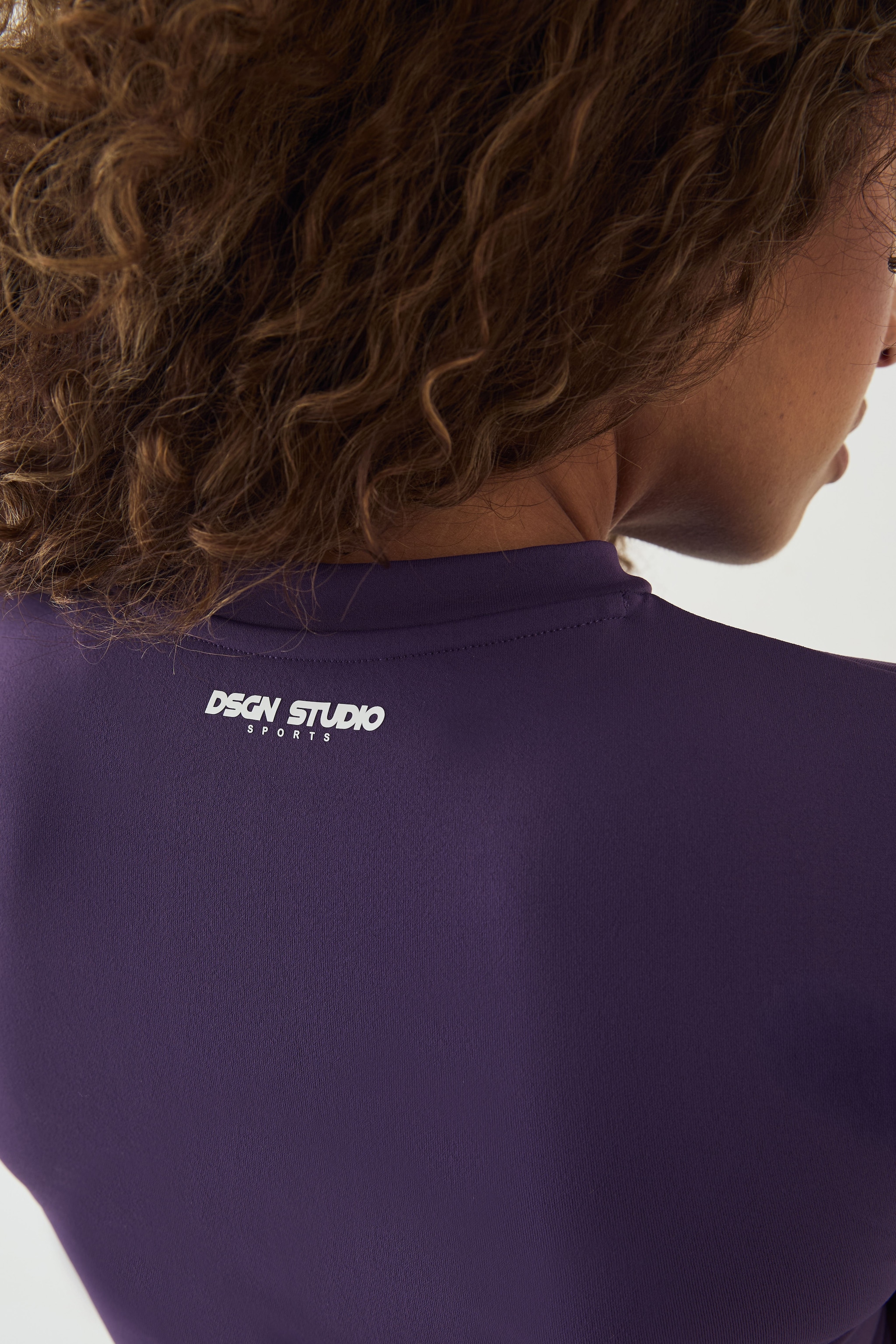 DSGN Studio DSGN Studio Sport Ultra Contour Seamless Fitted Short Sleeve Top Blackcurrant image 4