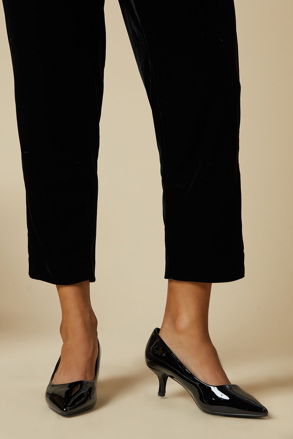 Dorothy Perkins Wide Fit Dove Kitten Heel Court Shoes True Black