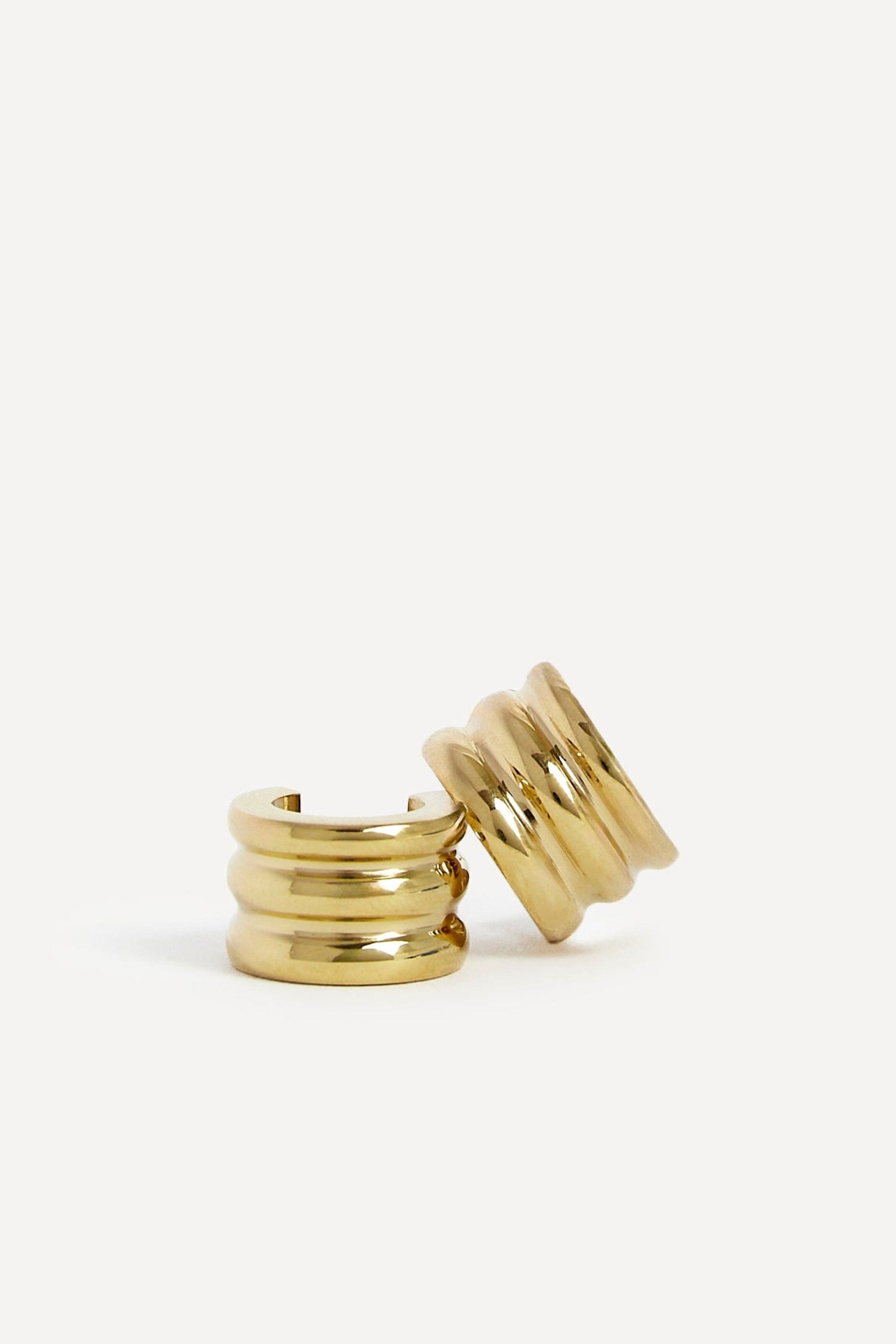 Linzi Noa Small Gold Ridge Hoop Earrings image 4