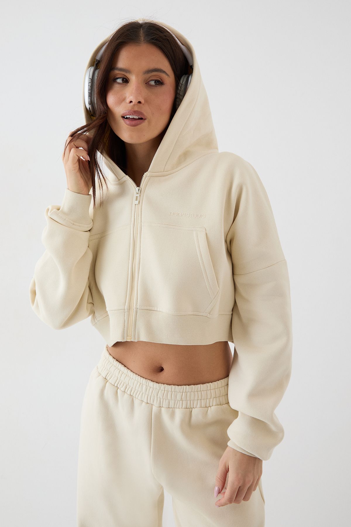 DSGN Studio DSGN Studio Boxy Crop Zip Through Hoodie Cream image 3