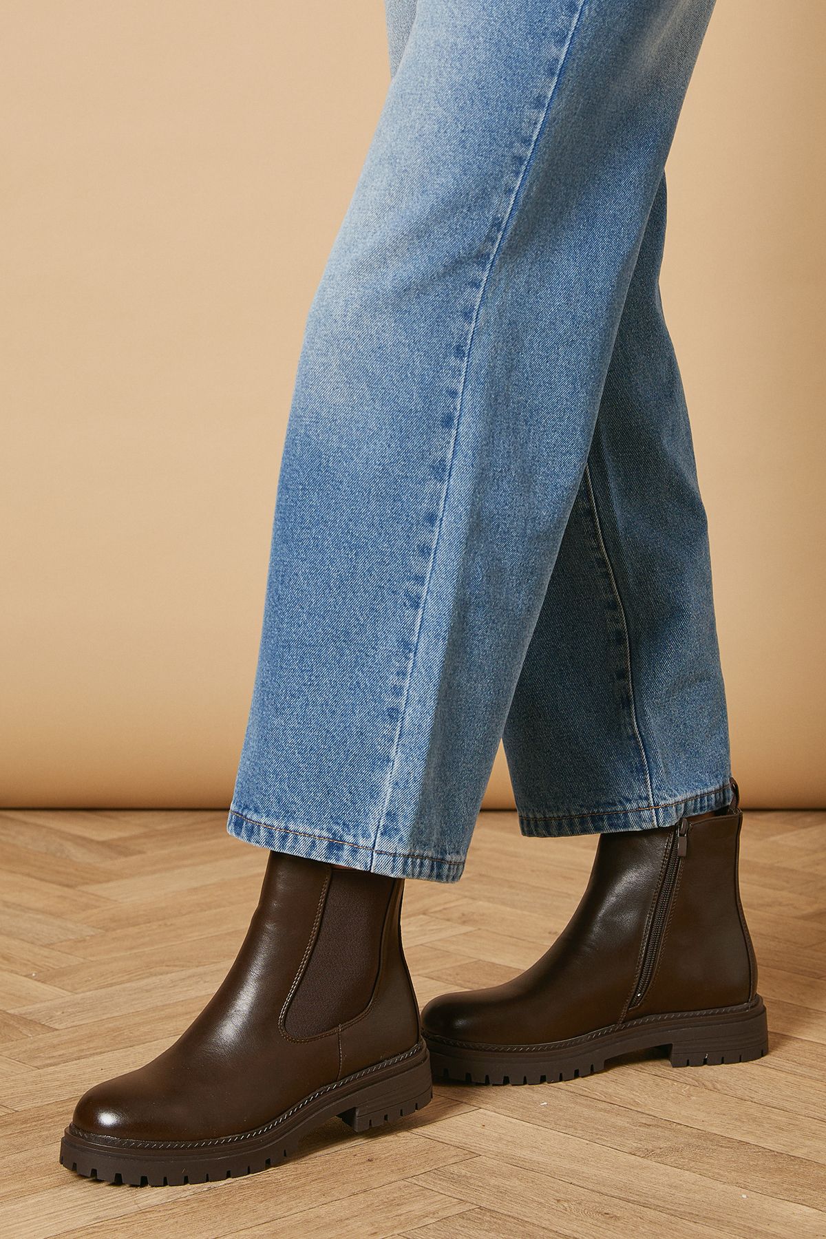 Oasis Melba Chunky Chelsea Ankle Boots Chocolate image 3