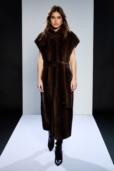 RUNWAY 1.8.1.8 Runway 1.8.1.8 Faux Fur Sleeveless Longline Gilet Brown