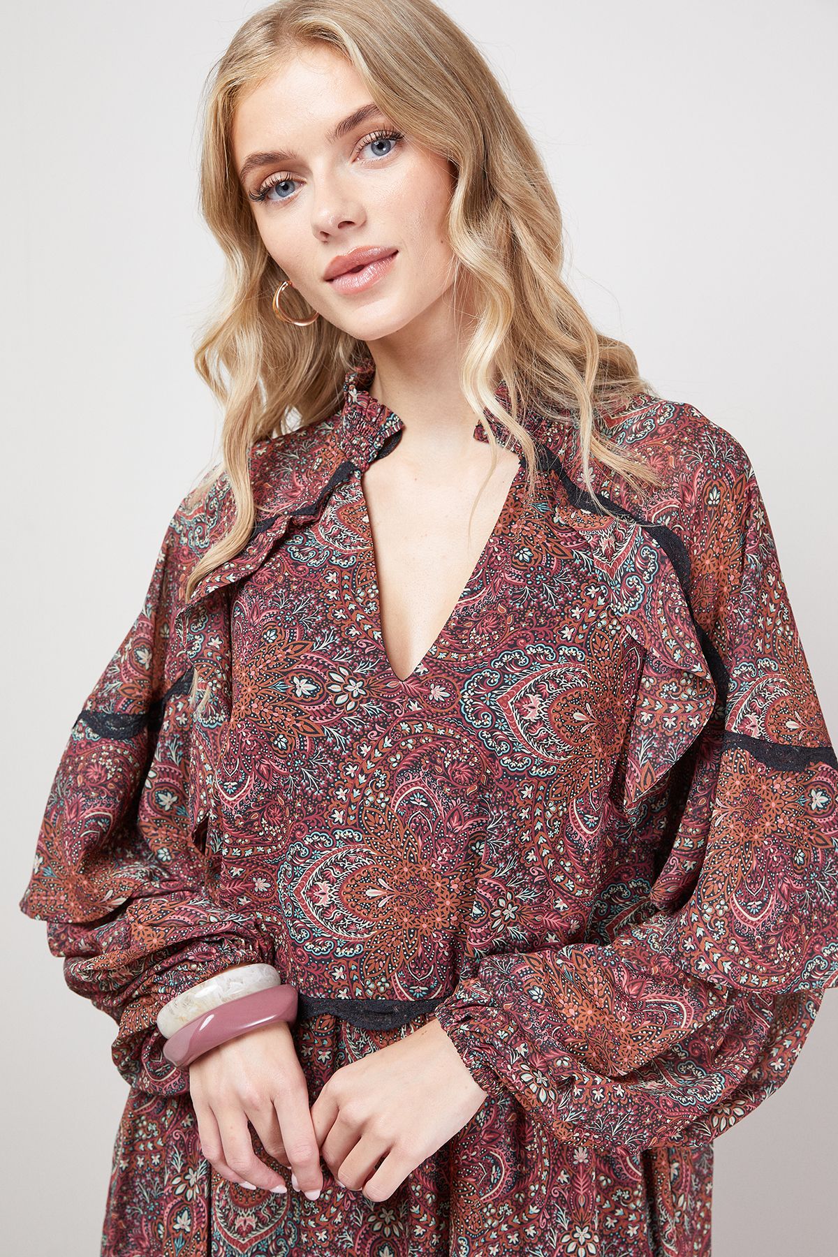 Oasis Printed Cape Detail Lace Trim Boho Maxi Dress Brick Red image 4