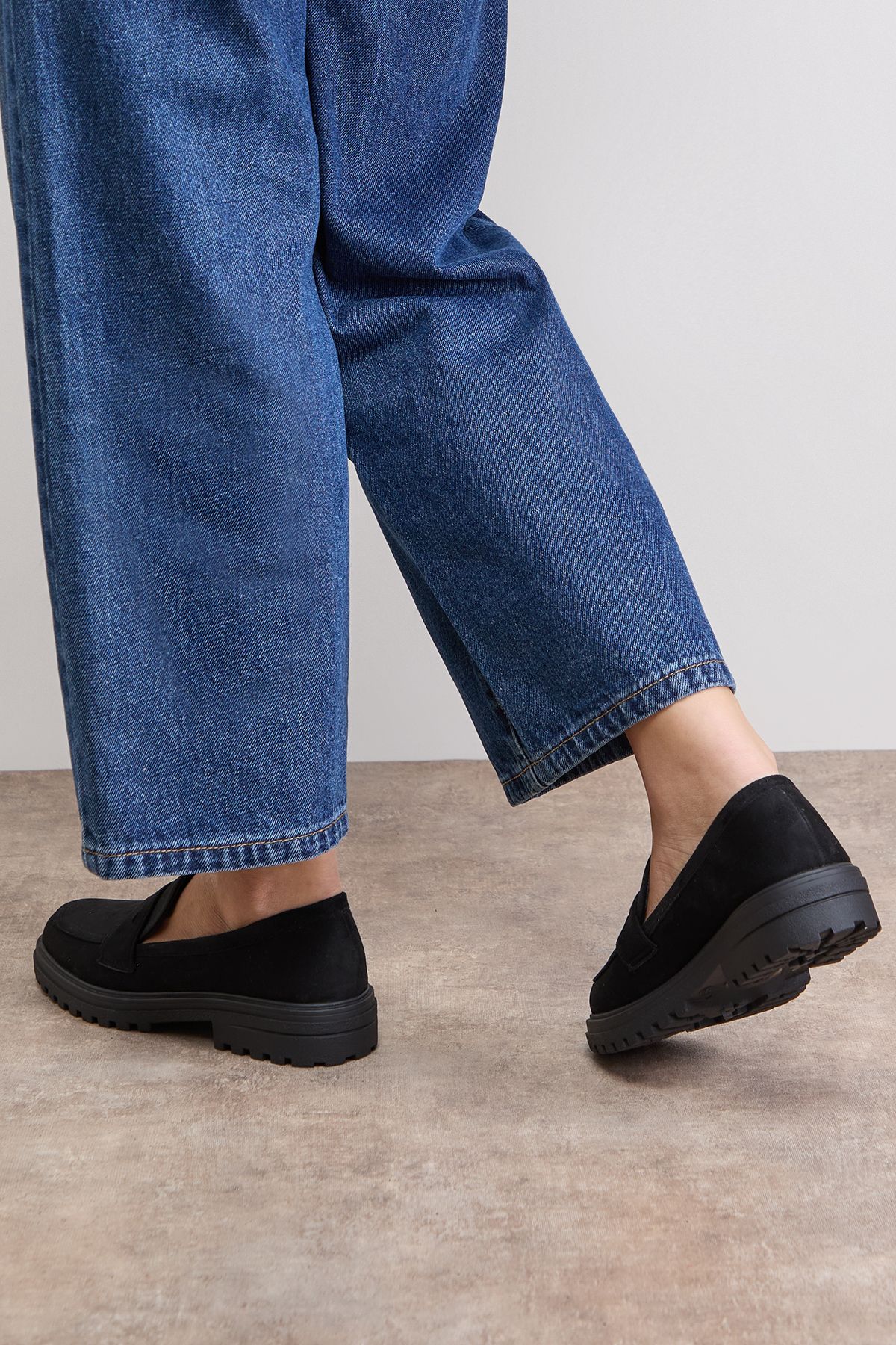 Oasis Kendra Faux Suede Chunky Penny Loafers Natural Black image 4