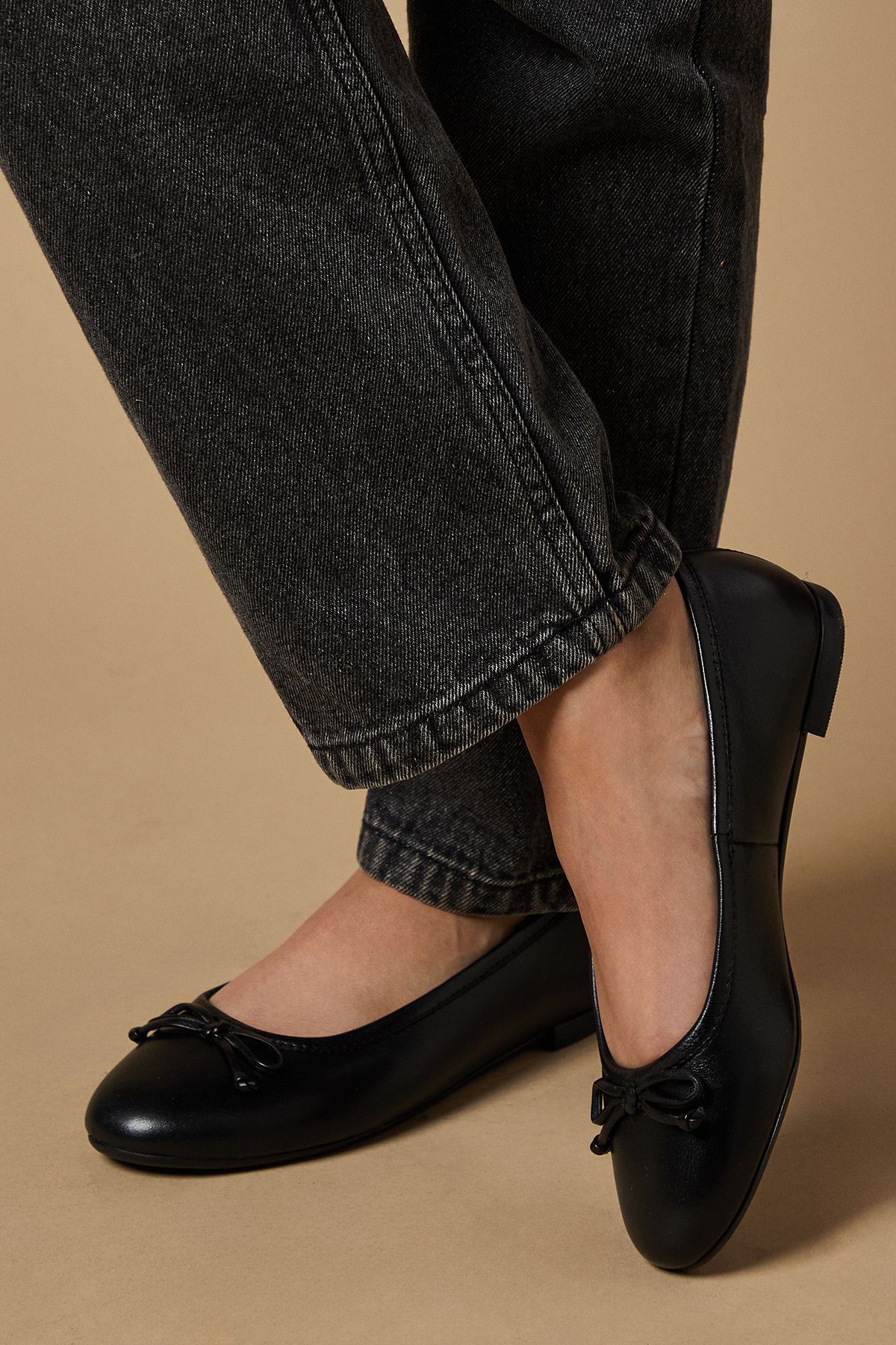 Oasis Blythe Real Leather Round Toe Ballet Pumps Black image 4