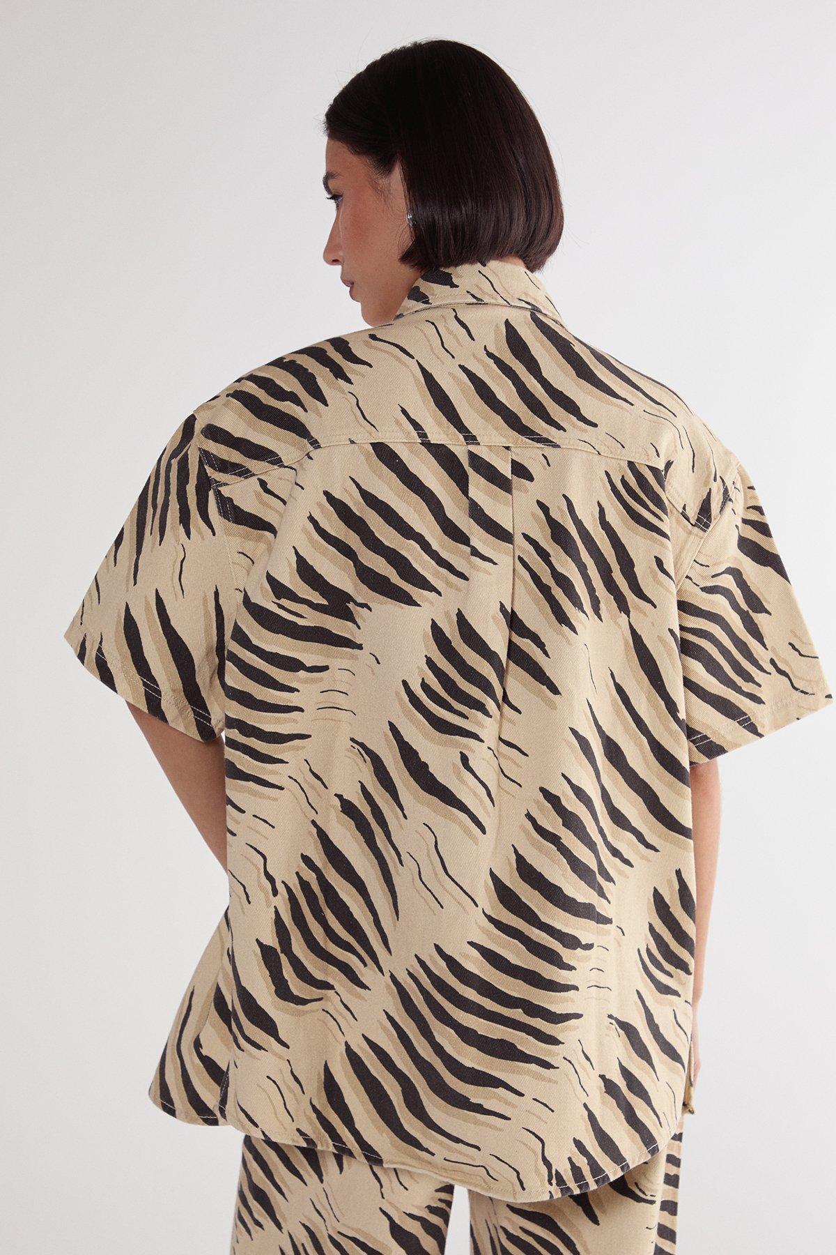 NastyGal (Az) Tiger Print Short Sleeve Denim Shirt Butter image 5