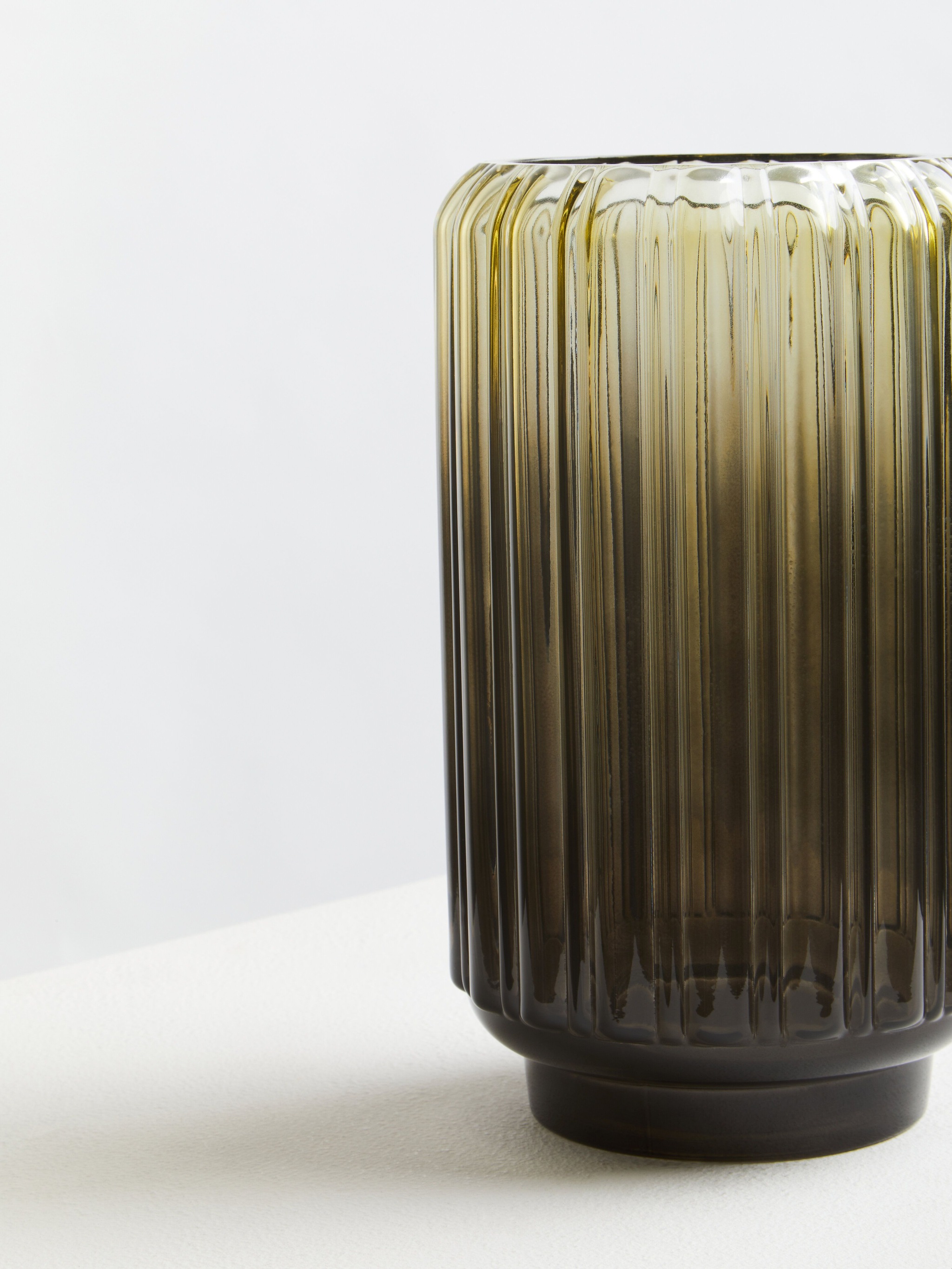 Orsina Durable Large Grey Ribbed Glass Vase, Robust Pottery Vase, Contemporary Design Glass Vase For Flowers image 4