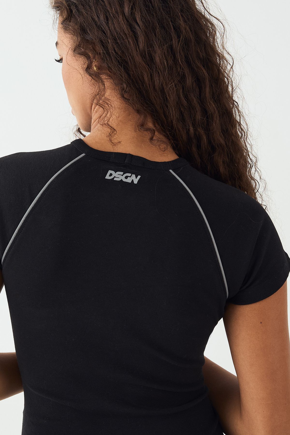 DSGN Studio DSGN Studio Reflective Fitted T-shirt Black image 4
