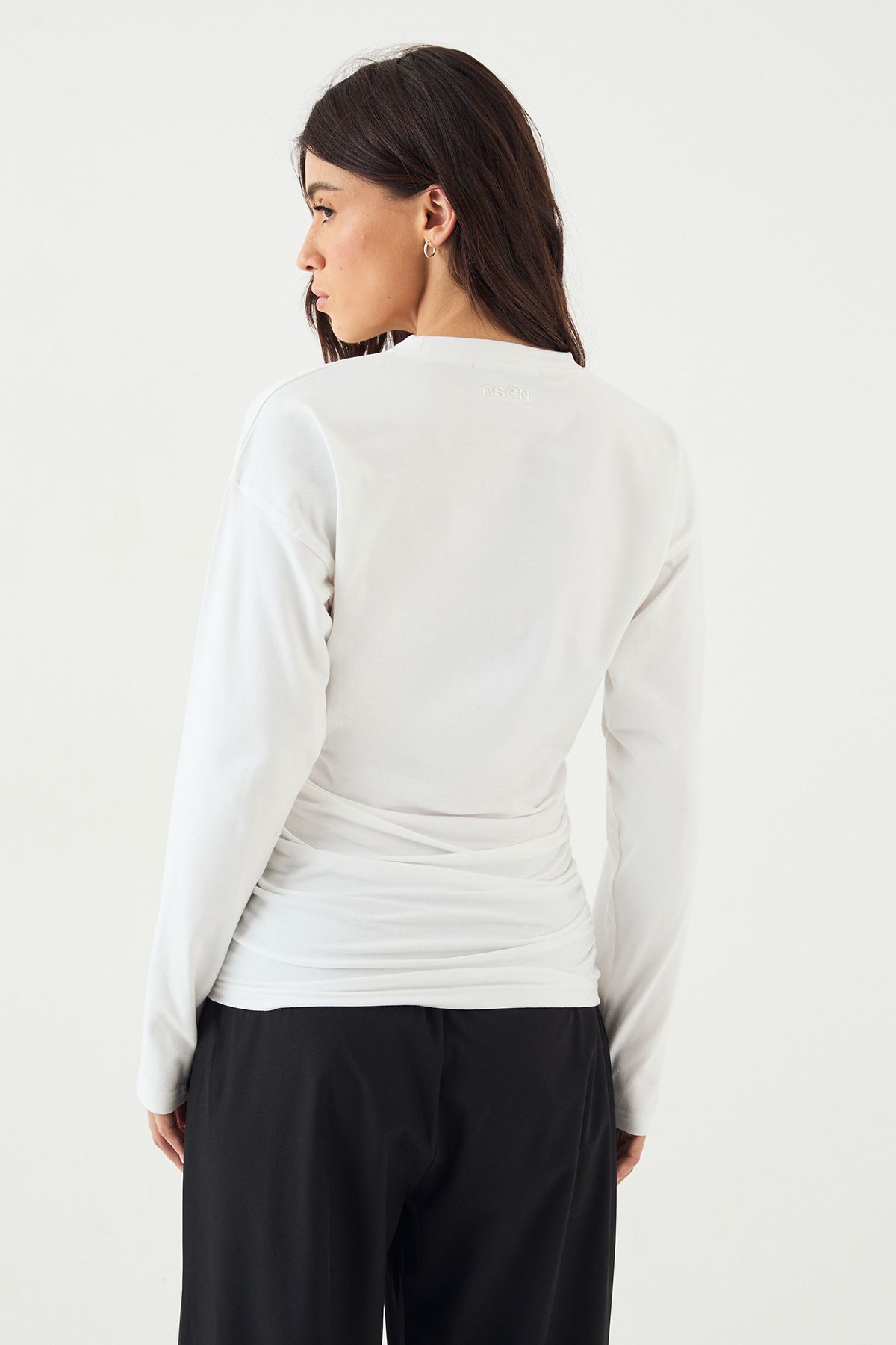 DSGN Studio DSGN Studio Ruched Side Long Sleeve Top White image 2