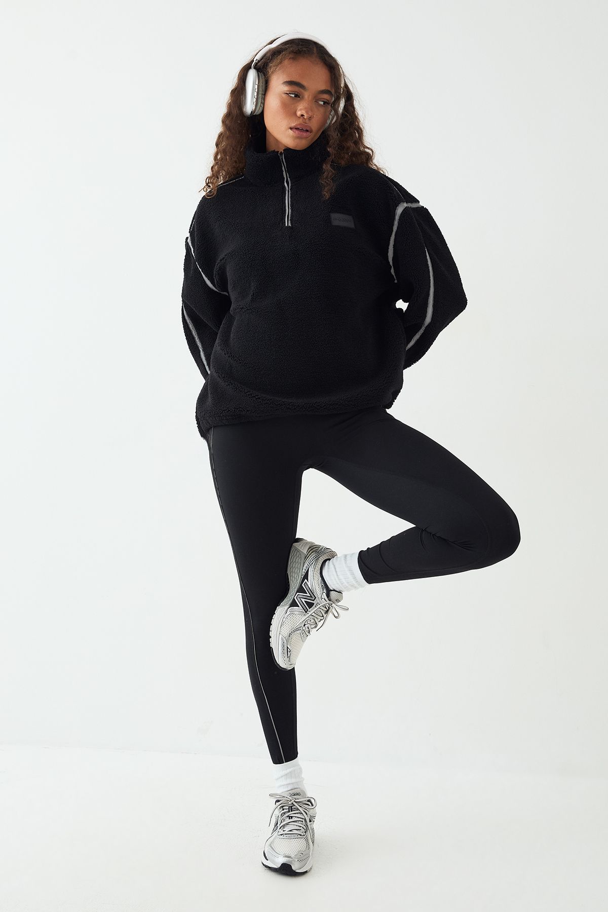 DSGN Studio DSGN Studio Reflective Piping Borg Half Zip Sweatshirt Black image 3