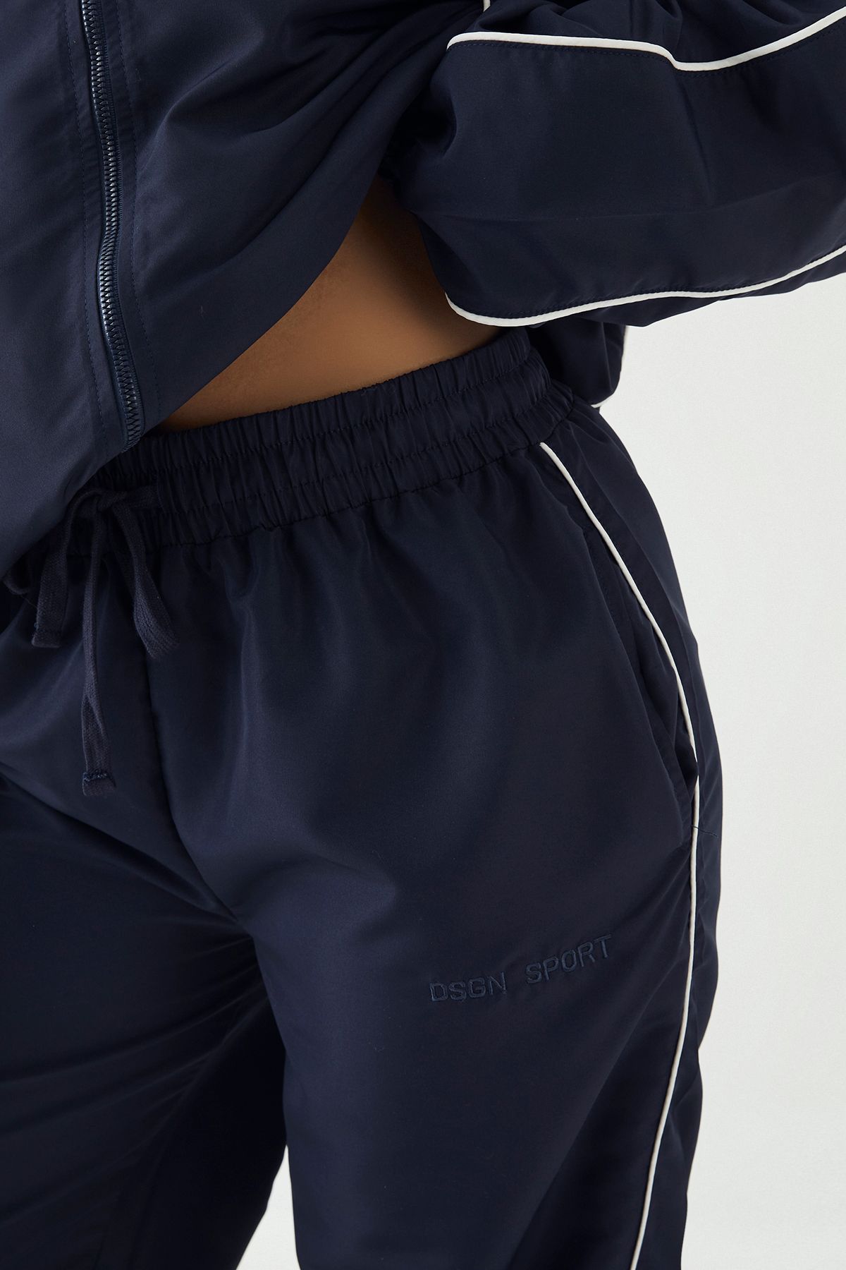 DSGN Studio DSGN Studio Training Club Nylon Track Pant Navy image 4