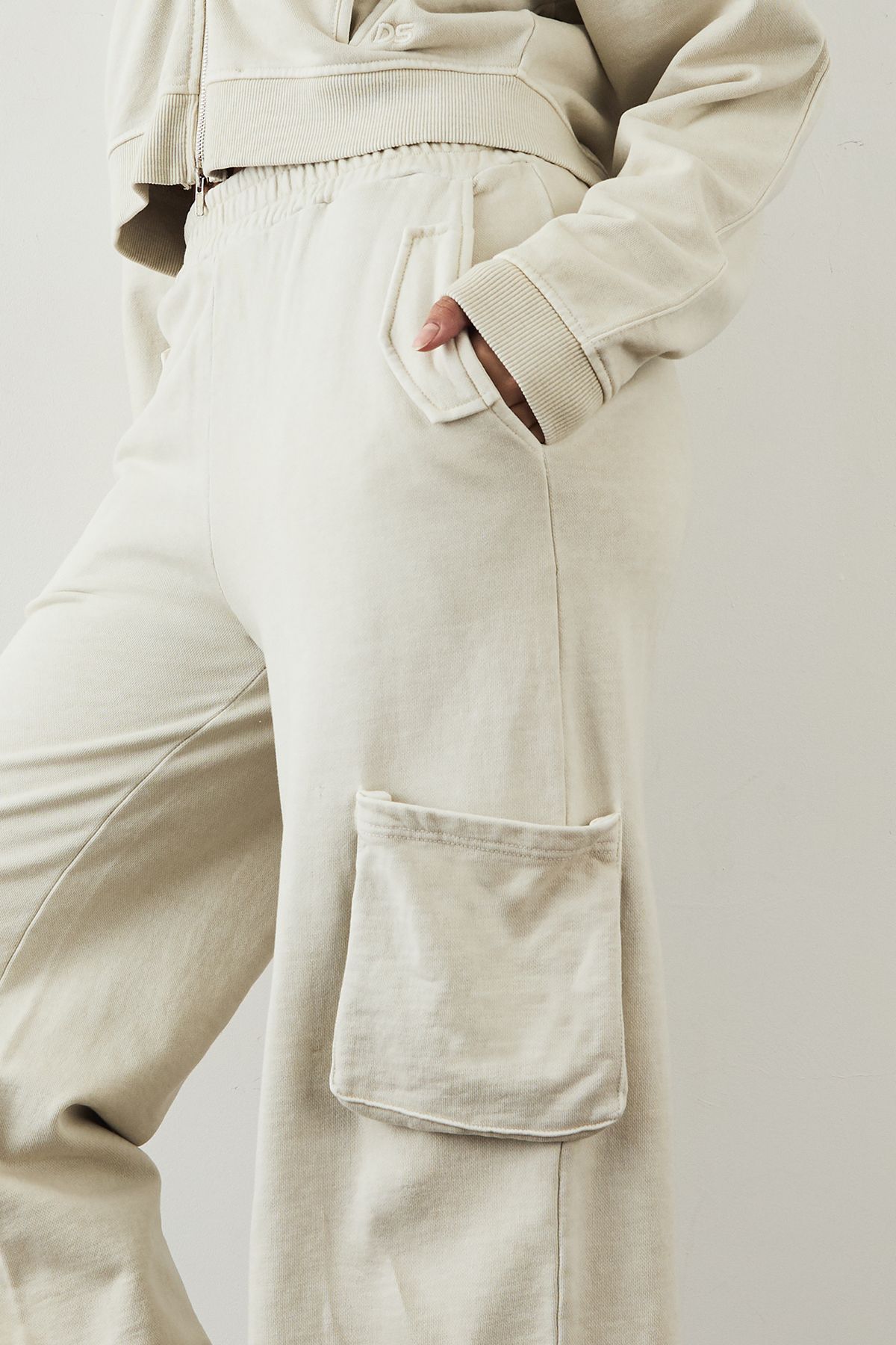 DSGN Studio DSGN Studio Premium Heavyweight Washed Cargo Jogger Ecru image 4