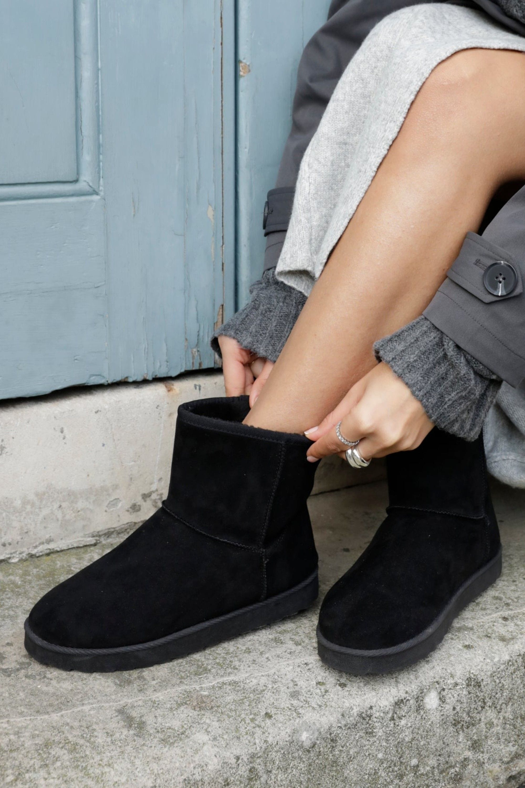 Linzi Addy Black Faux Suede Faux Fur Lined Ankle Boot image 2