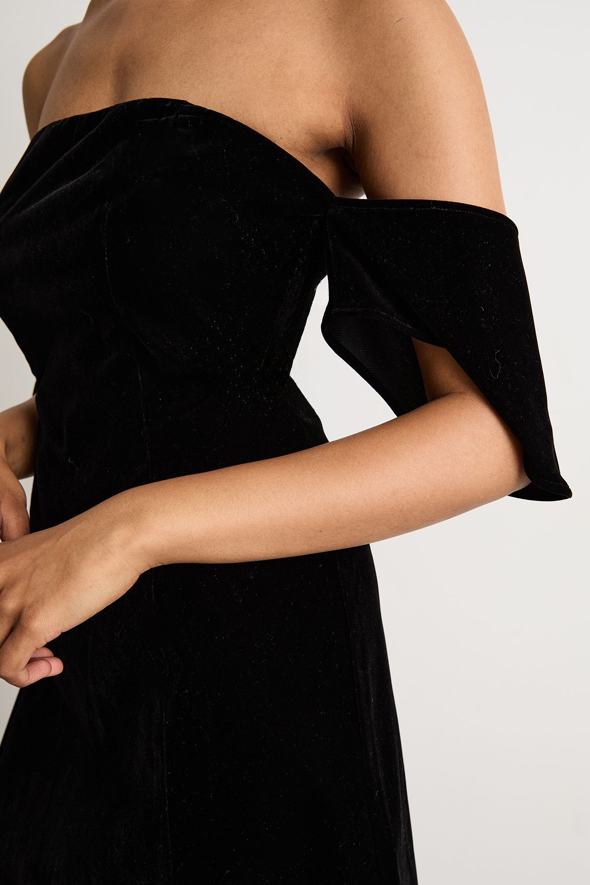 Warehouse Bonded Velvet Bardot Mini Dress Black image 4