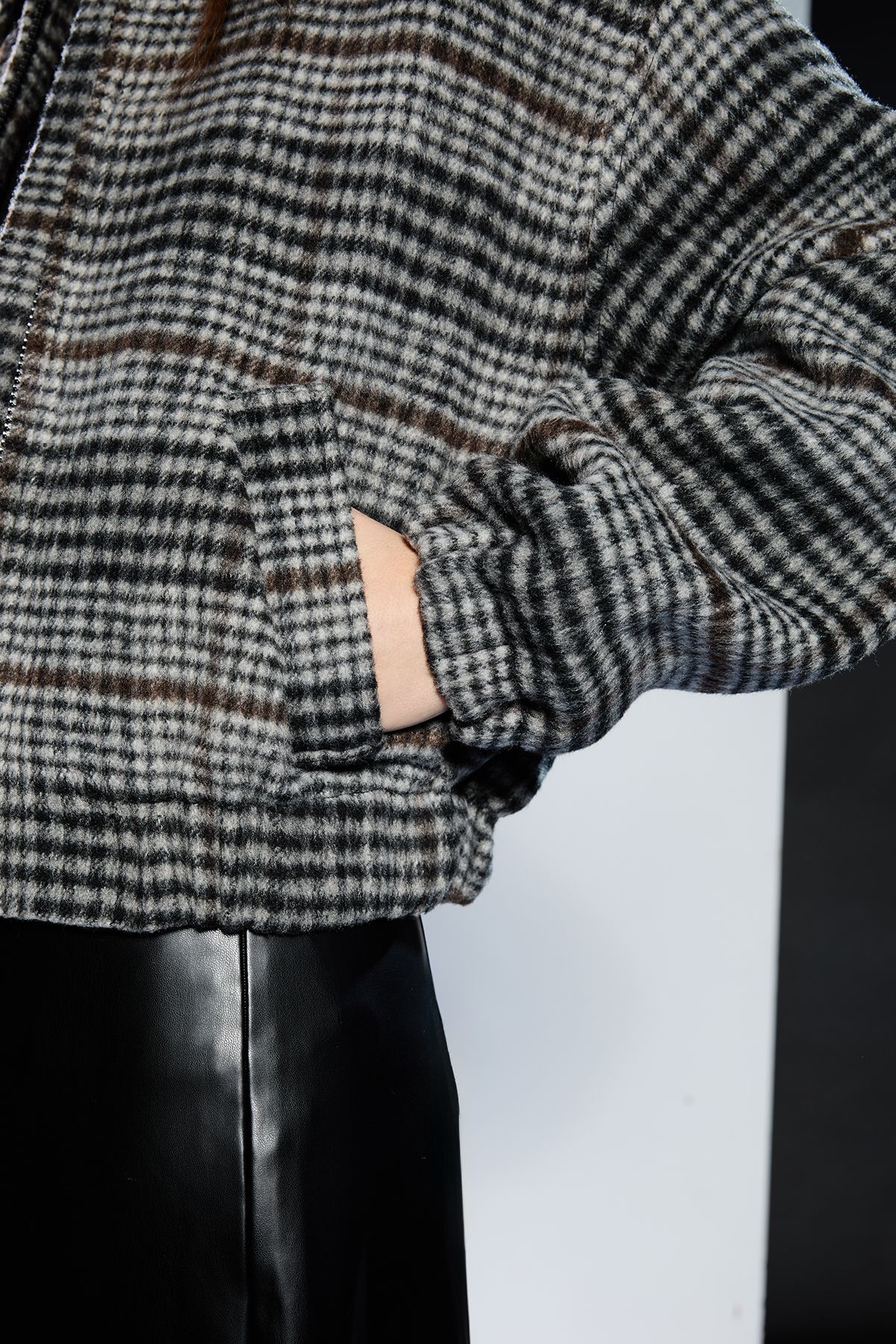 RUNWAY 1.8.1.8 Runway 1.8.1.8 Check Bomber Jacket Grey image 4