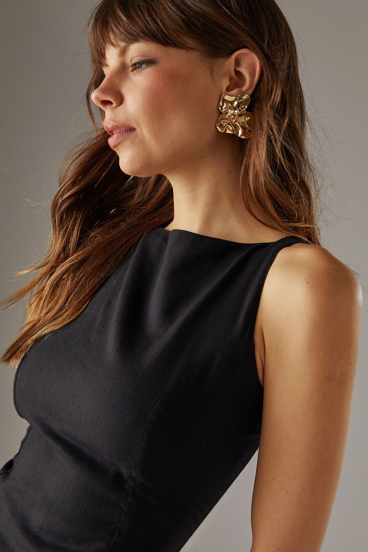 Warehouse Premium Linen Blend Racer Cross Back Crop Top Black image 4