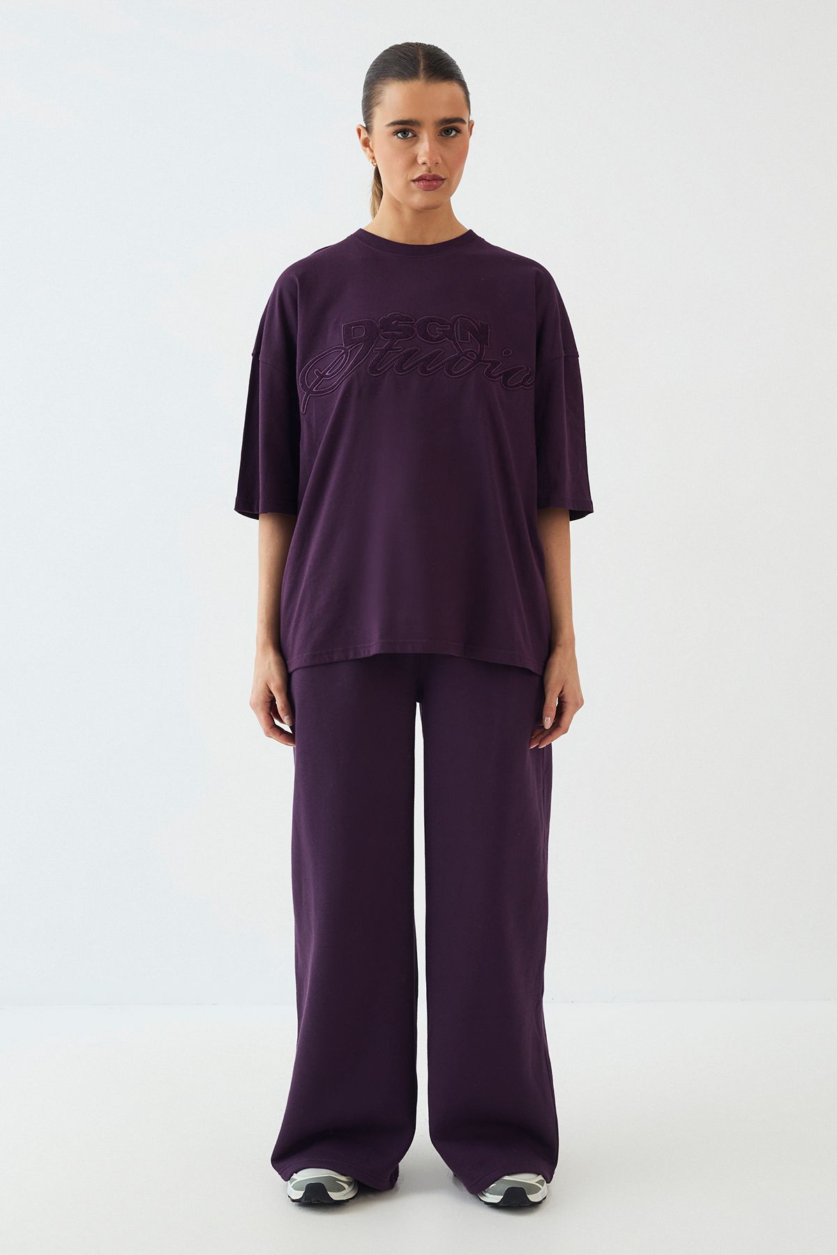DSGN Studio DSGN Studio Towelling Applique Oversized T-Shirt Aubergine image 5