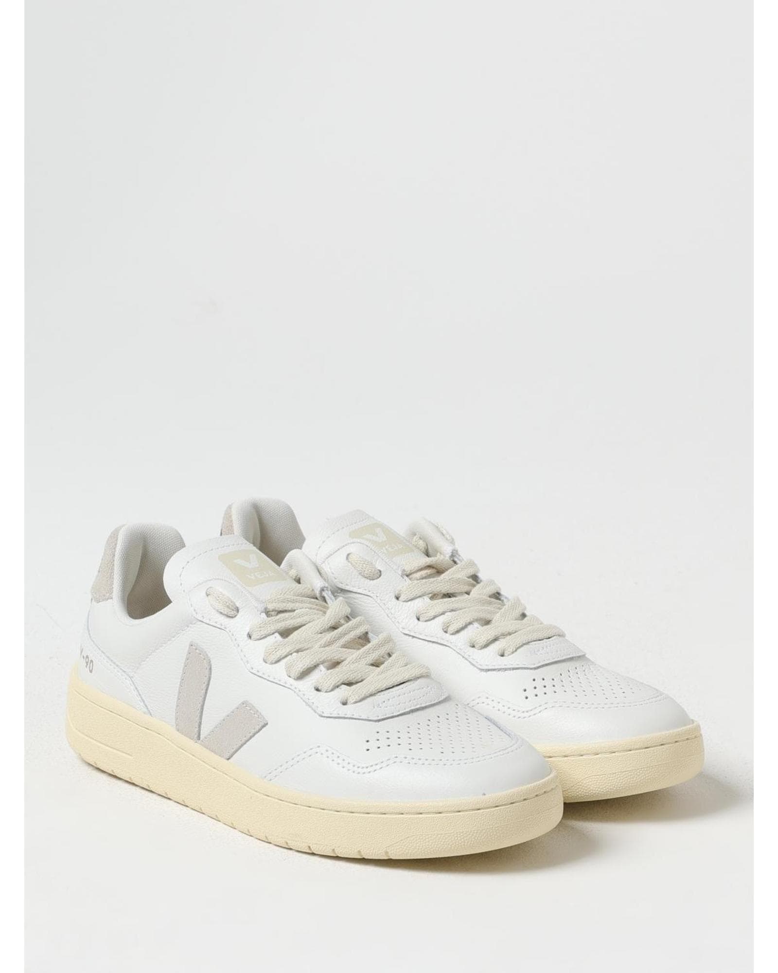 Veja 'V-90 O. T. Lea' Leather Trainers image 2