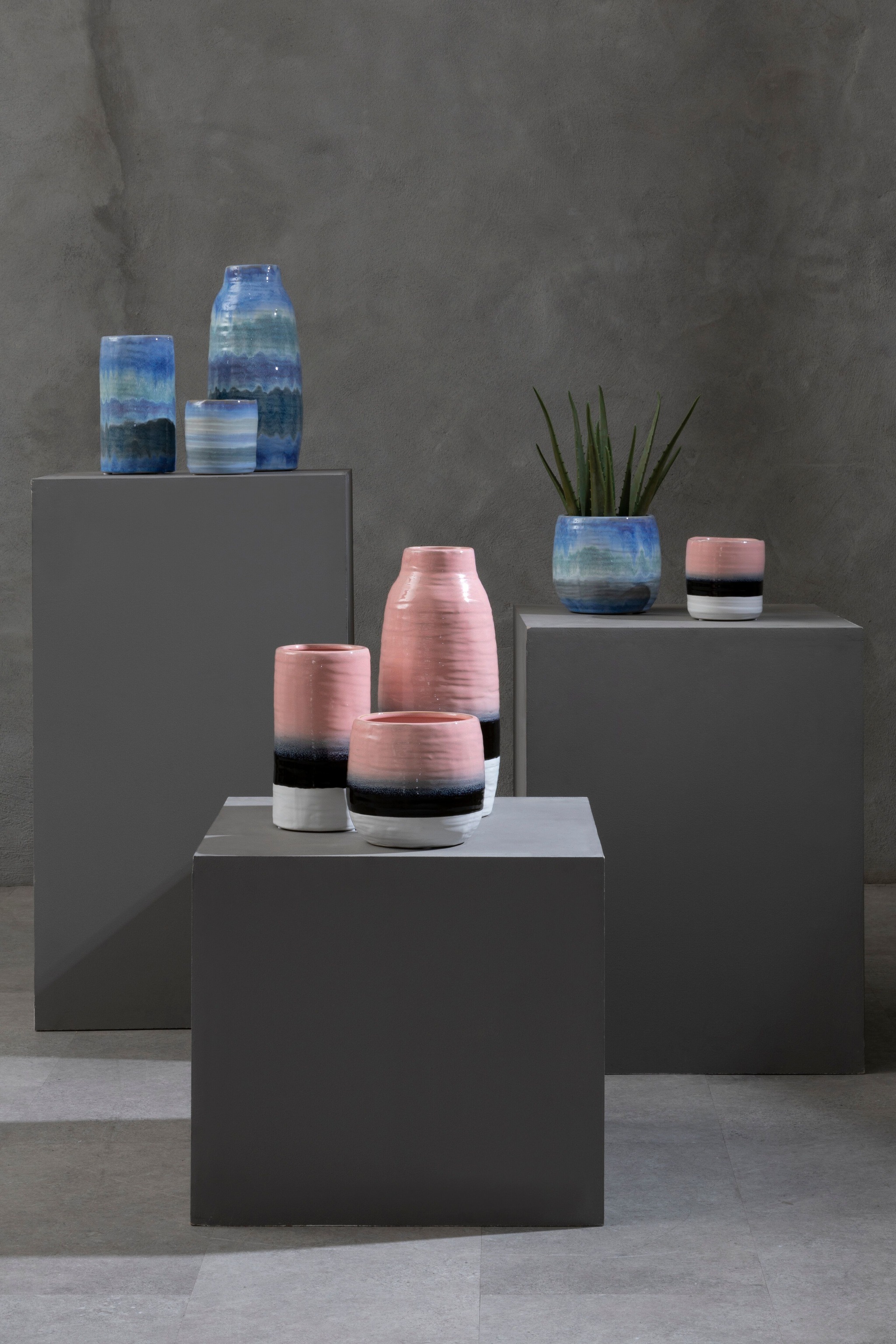 Orsina Handcrafted Large Vase, Glazed Finish Flower Vase, Versatile Stoneware, Portable Large Pottery Vase image 2