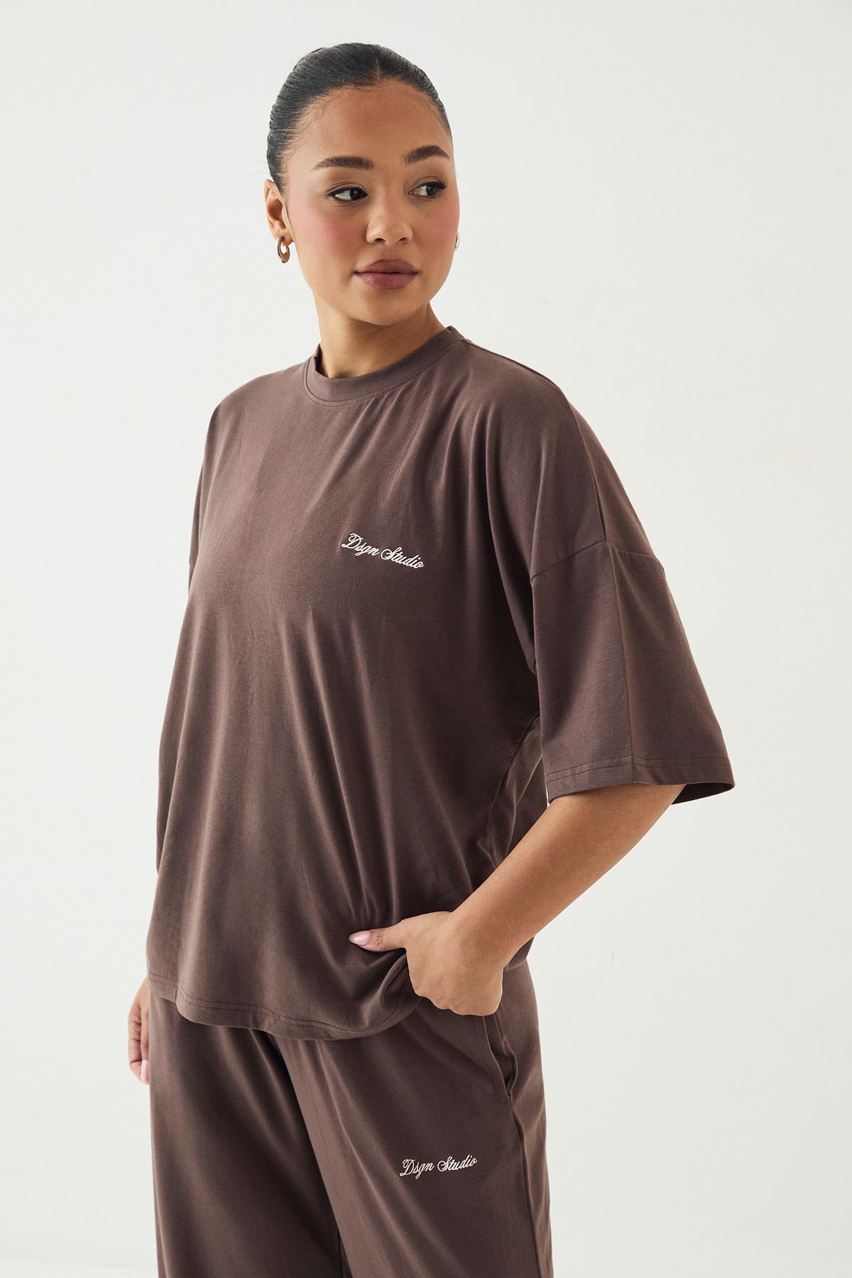 DSGN Studio DSGN Studio Lounge Short Sleeve Oversized Supersoft T-Shirt Mocha