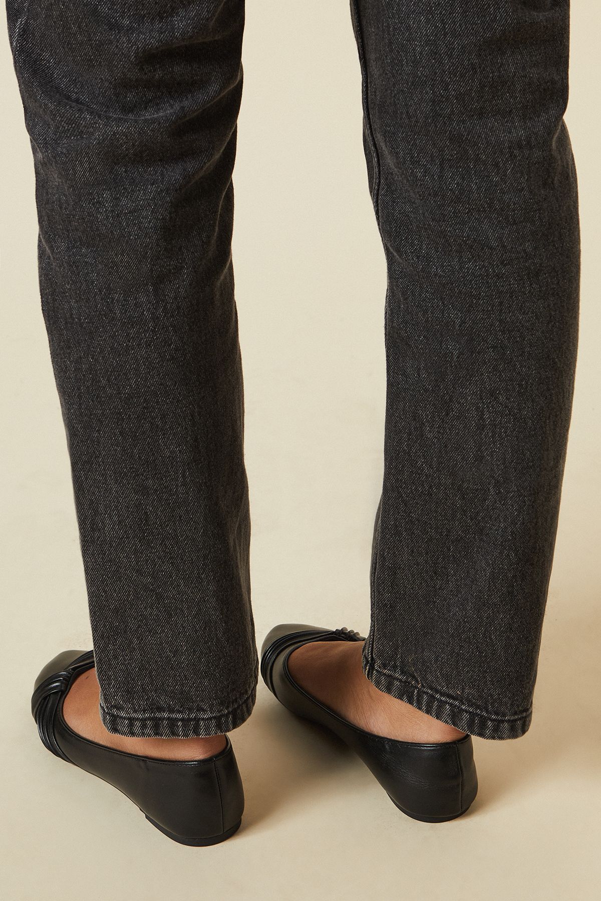 Dorothy Perkins Eliza Ruched Detail Flat Ballet Pumps Black image 3