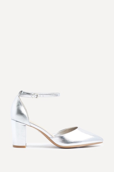 Linzi Davinas Wide Fit Silver Faux Leather Court Heels