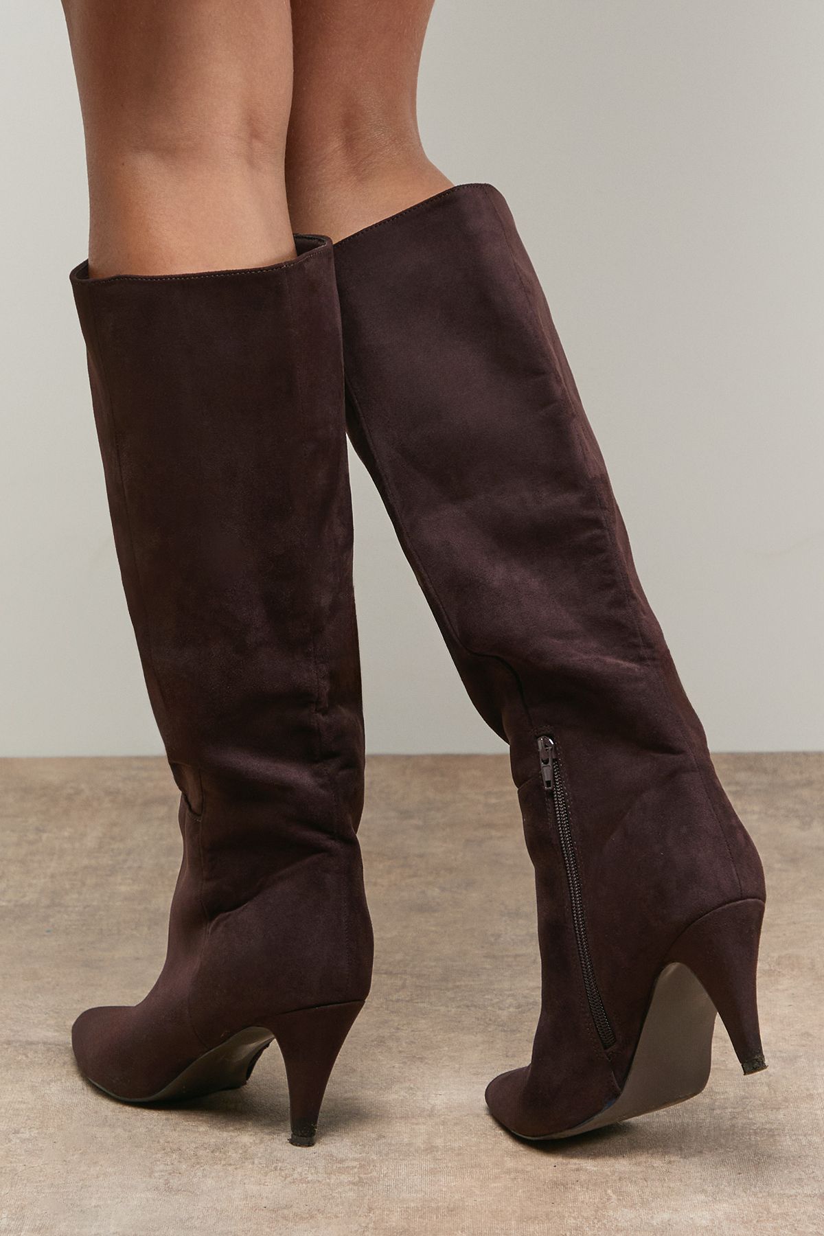 Oasis Lilian Faux Suede Soft Point Medium Heel Pull On Knee Boots Chocolate image 4