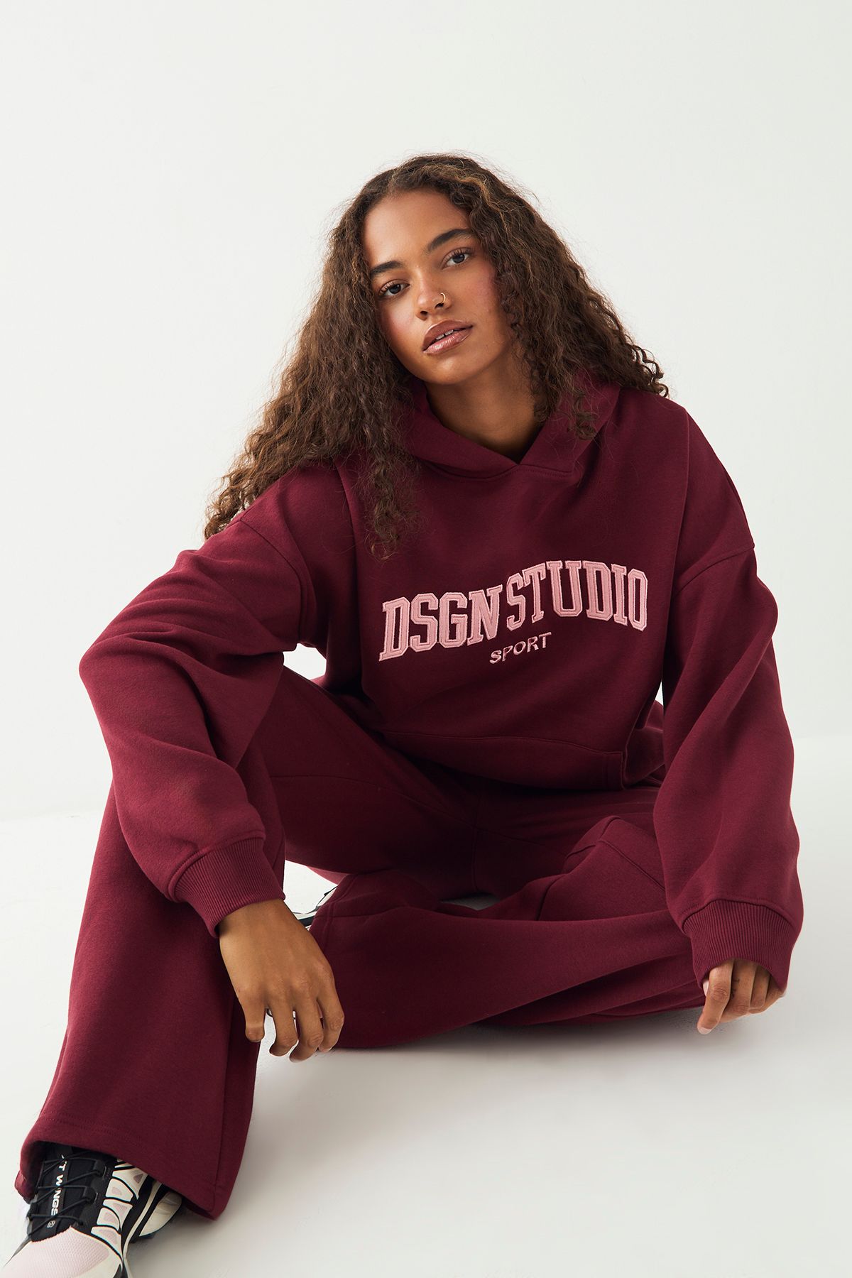 DSGN Studio DSGN Studio Sport Straight Leg Jogger Burgundy image 3
