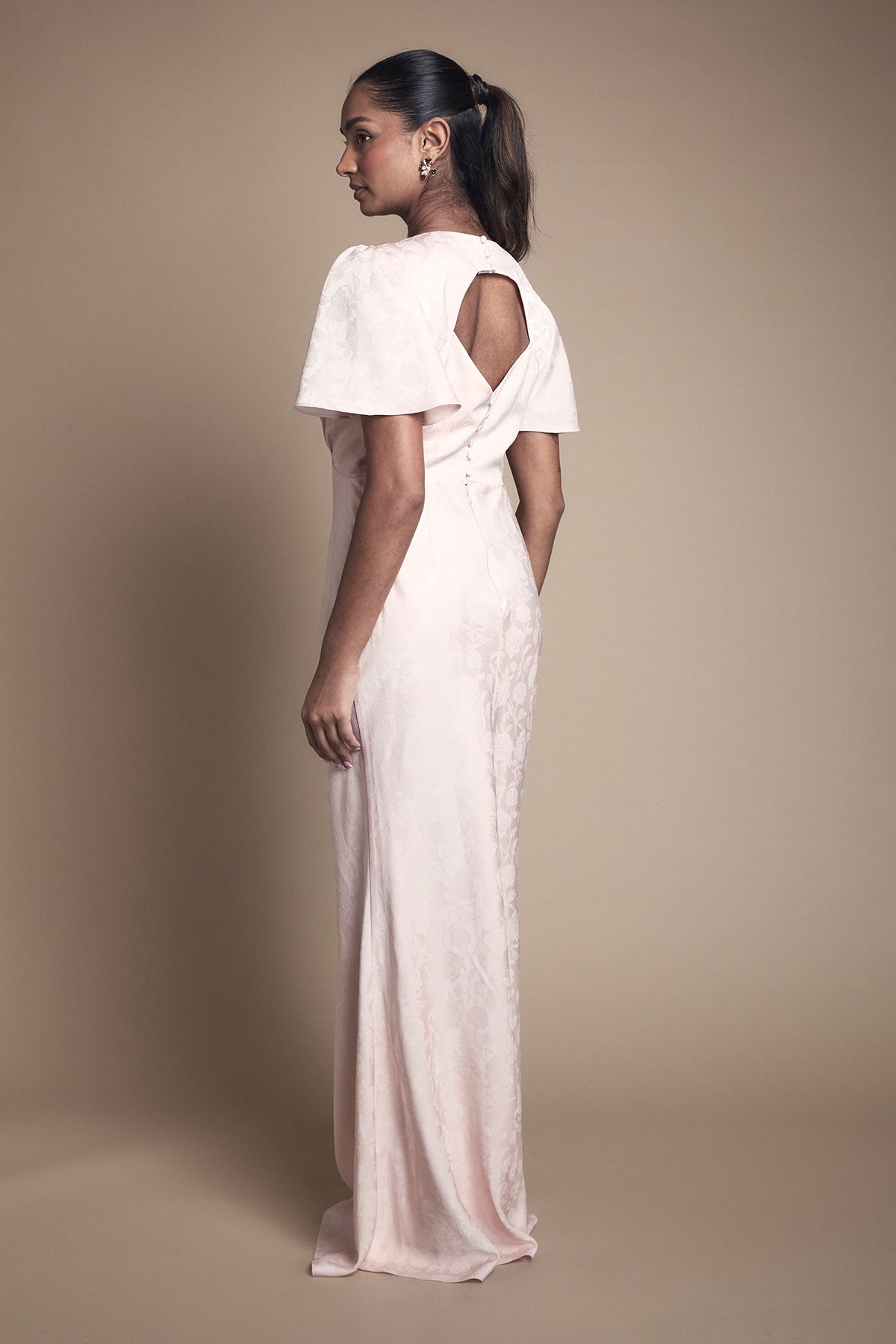 Oasis Angel Sleeve Satin Jacquard Bridesmaid Maxi Dress Blush image 3