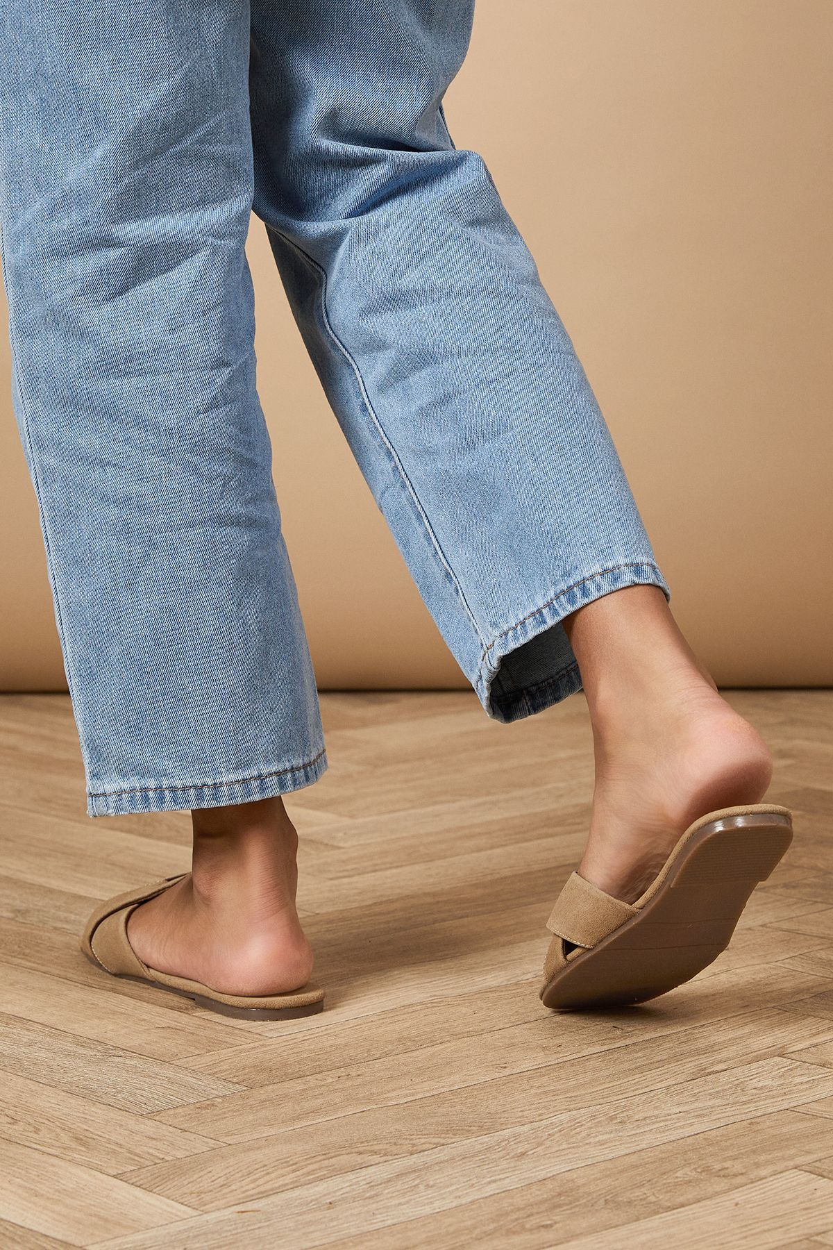 Oasis Fleeta Real Suede Twist Flat Mules Beige image 3