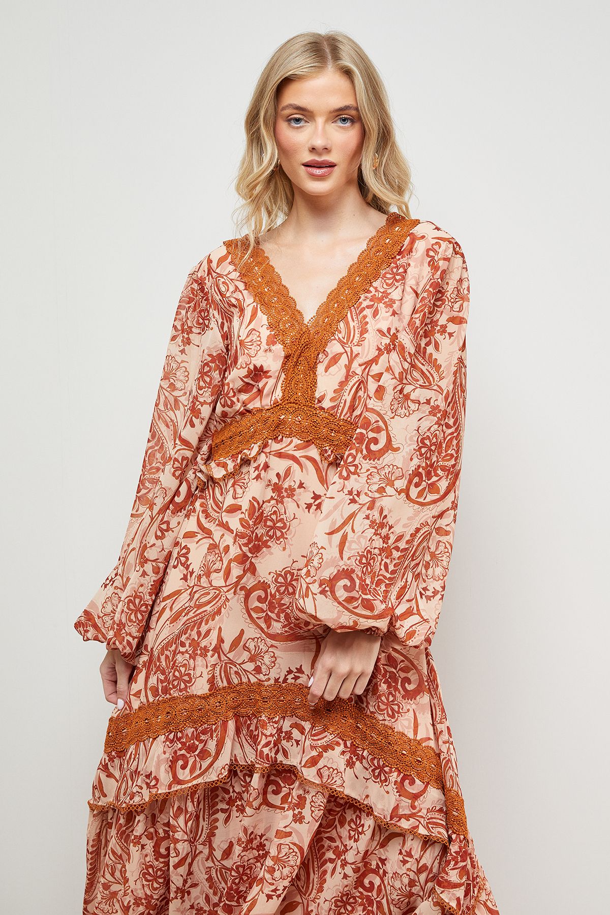 Oasis Printed Lace Detail Volume Boho Maxi Dress Floral image 2