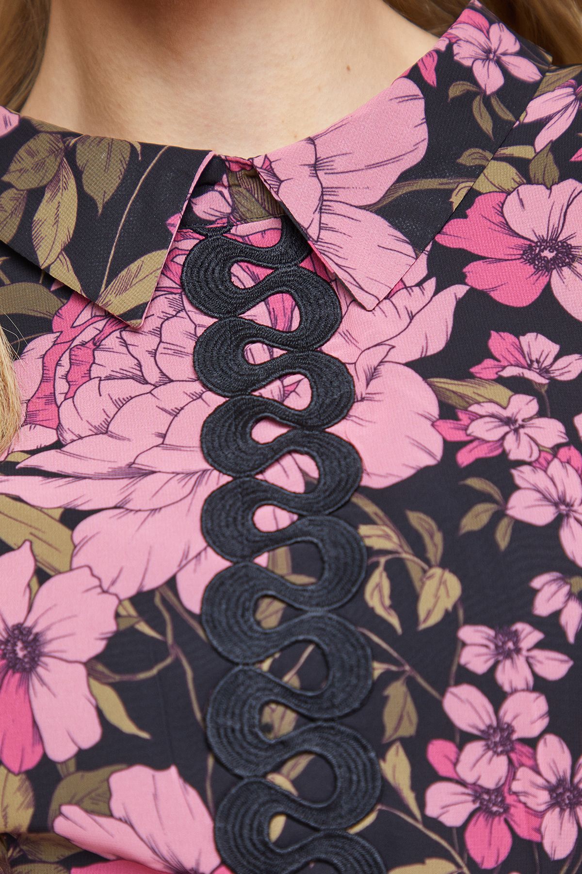 Oasis Point Collar Retro Mini Dress Floral image 5