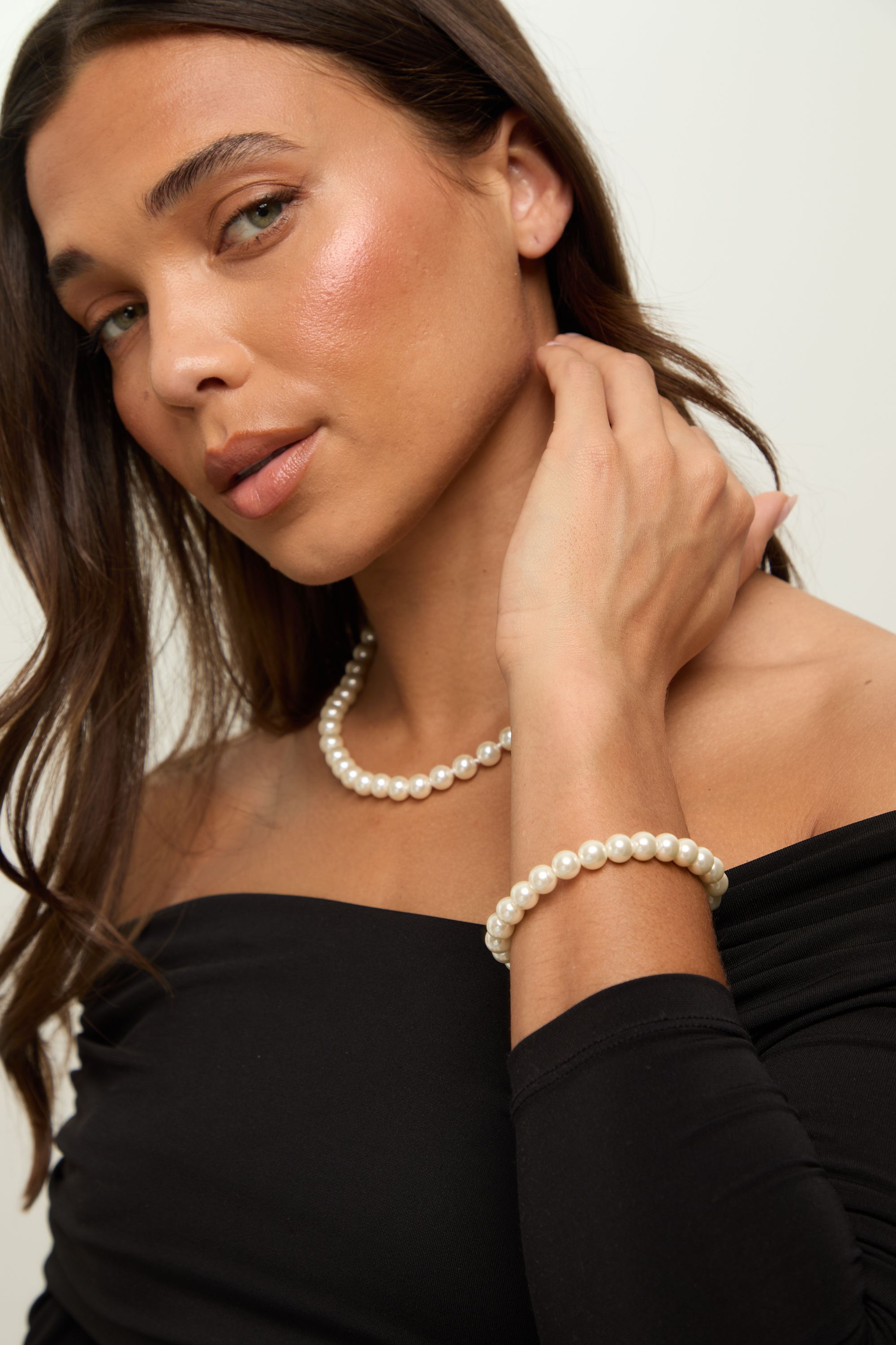 Jon Richard Single Row Pearl Stretch Bracelet image 2