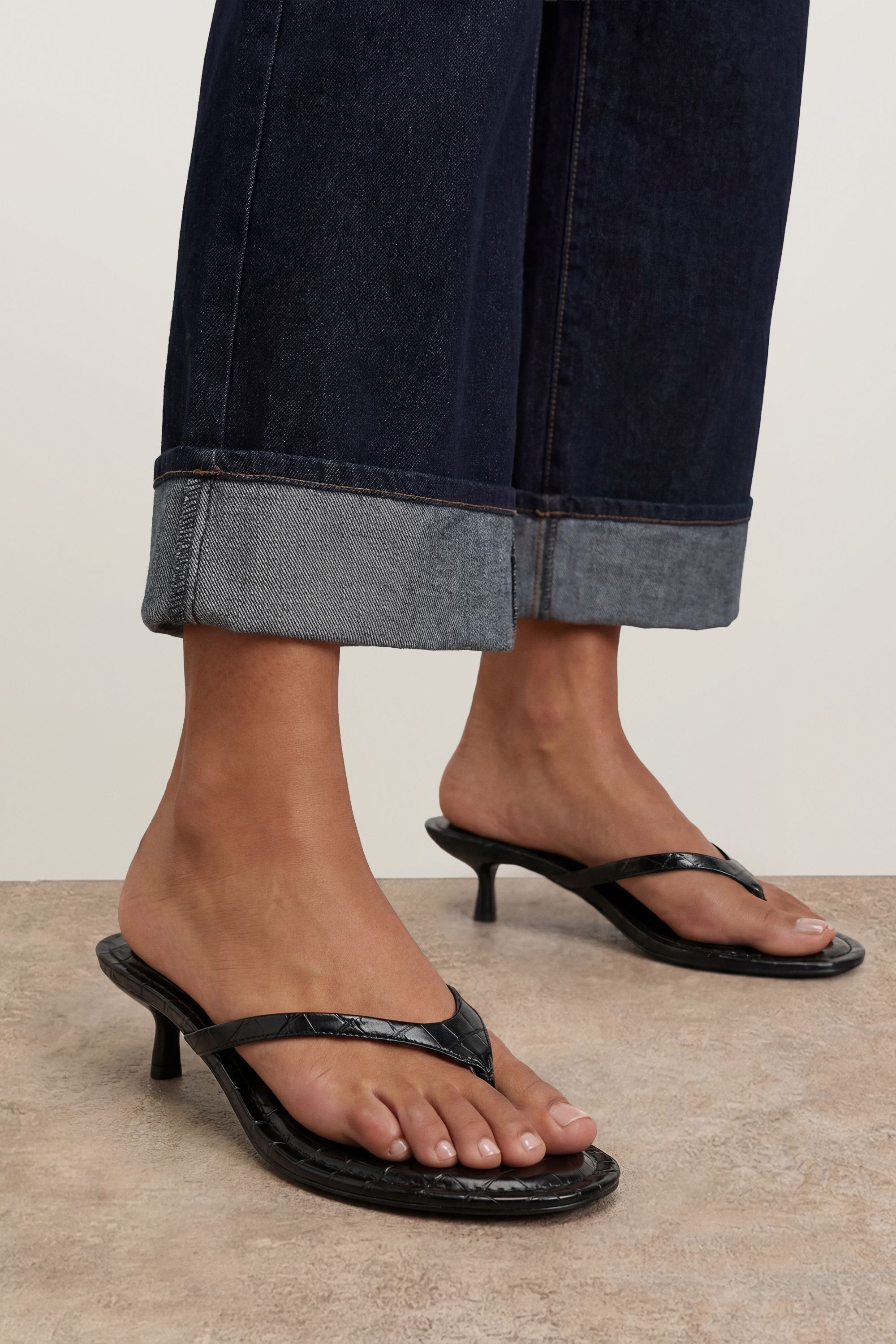 Oasis Julia Faux Croc Toepost Kitten Heel Sandals Black