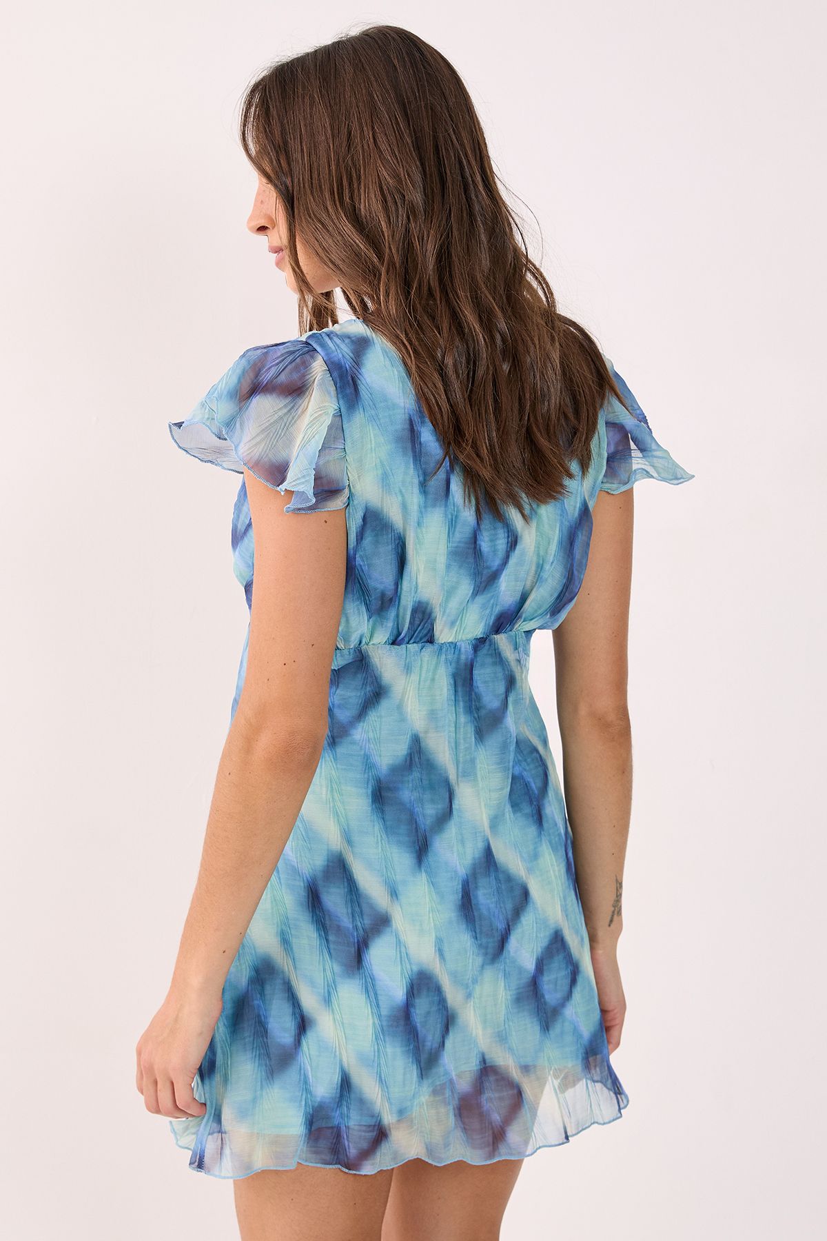 NastyGal Crinkle Chiffon Check Tie Front Fluted Sleeve Mini Dress Blue image 4