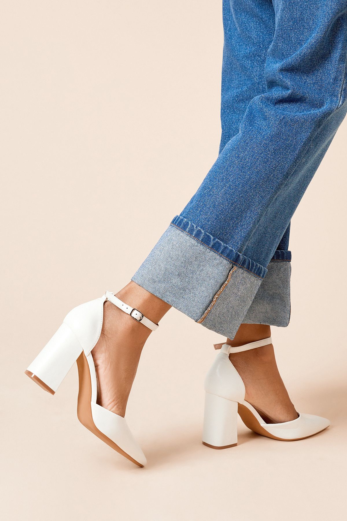 Dorothy Perkins Blanche Ankle Strap Pointed High Block Heel Court Shoes White image 3