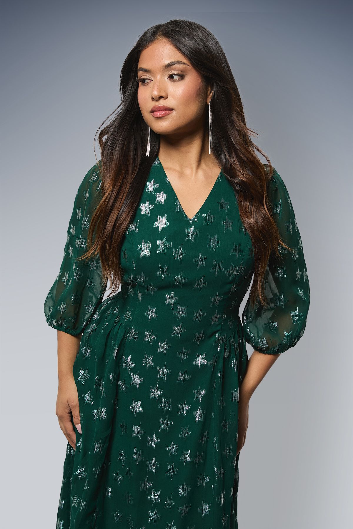 Dorothy Perkins Petite DP Luxe Star Jacquard V Neck Blouson Sleeve Midi Dress Green image 2