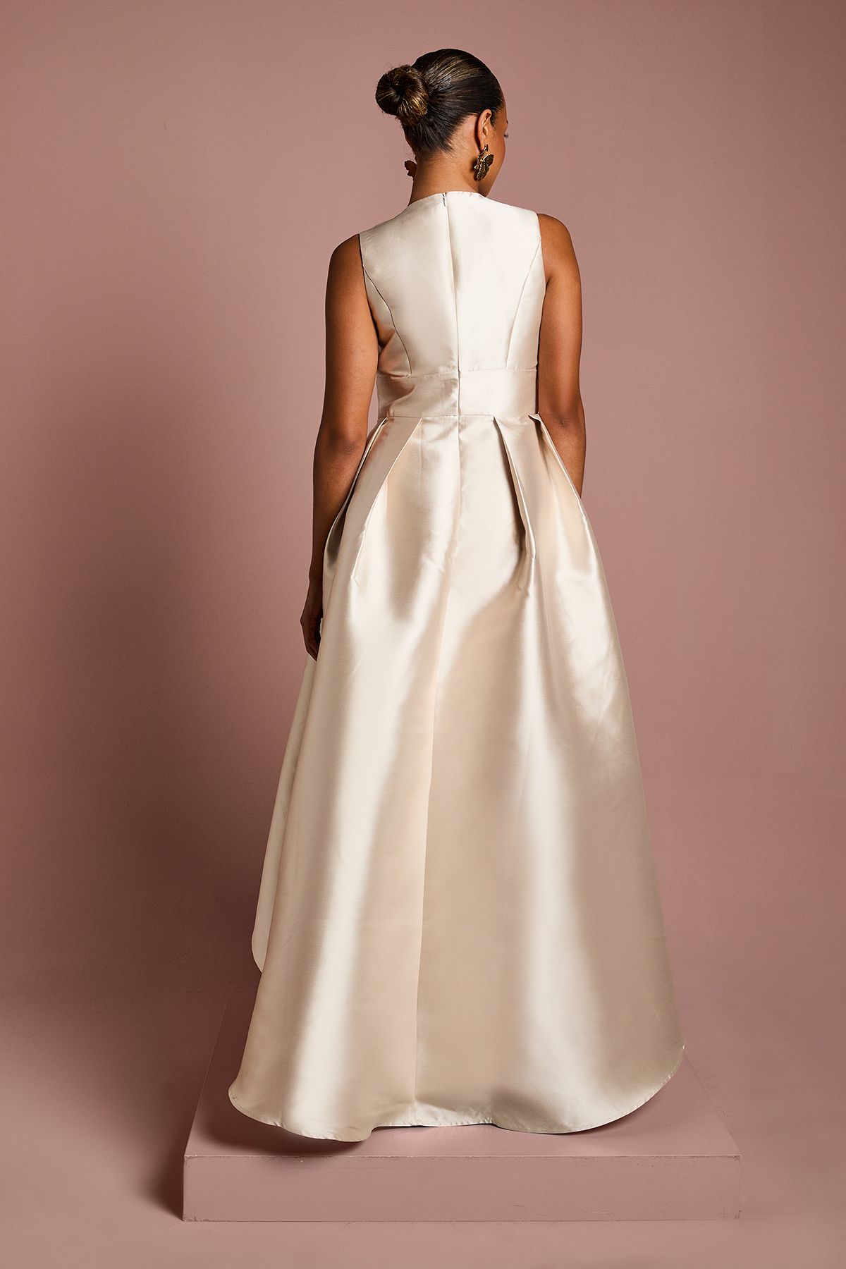 Coast Coast Honoured Petite Sleeveless Plunge Waterfall Twill Maxi Bridesmaid Dress Champagne image 3