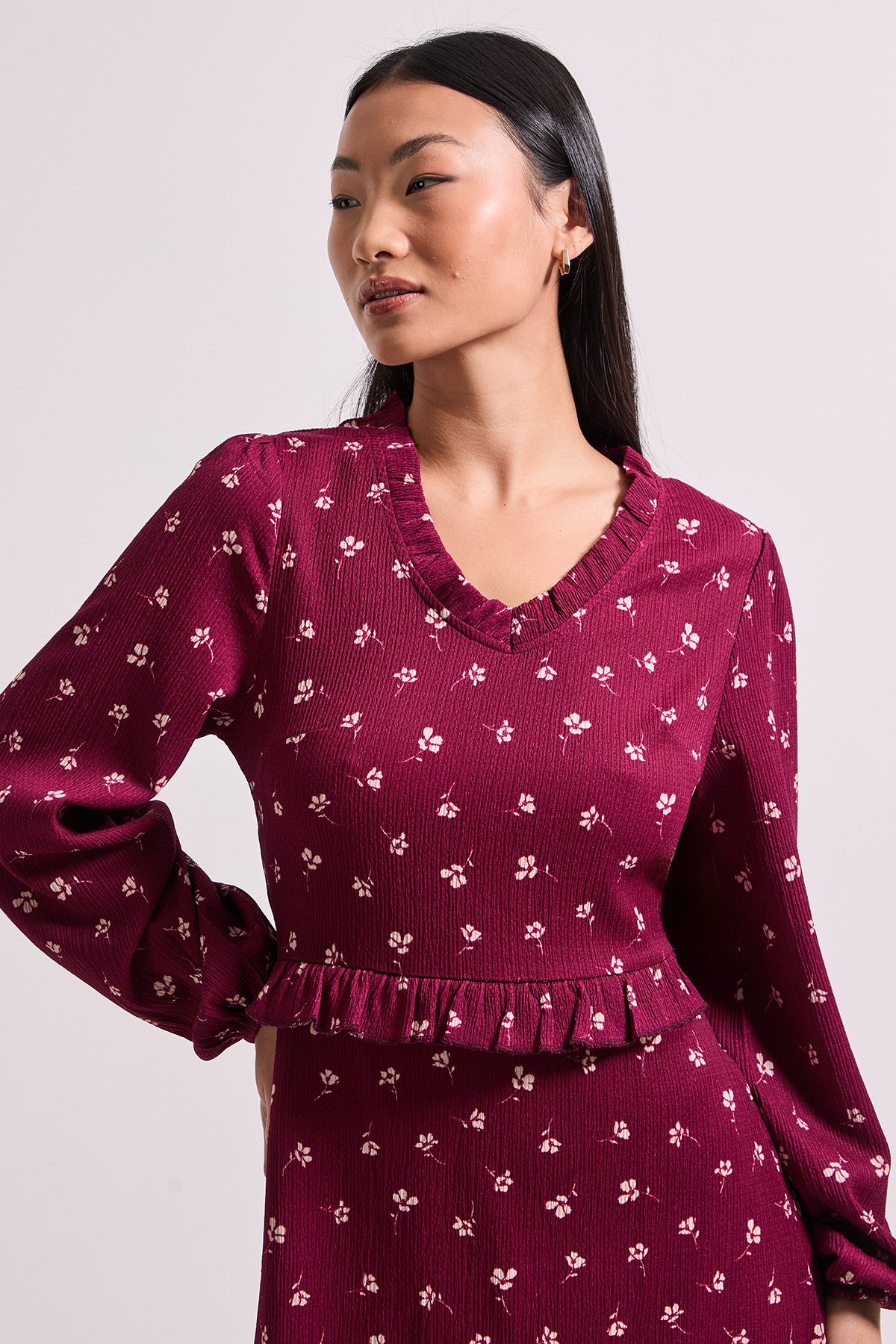 Dorothy Perkins Petite Ditsy Floral Frill Scoop Neck Blouson Sleeve Jersey Midi Dress Floral image 4