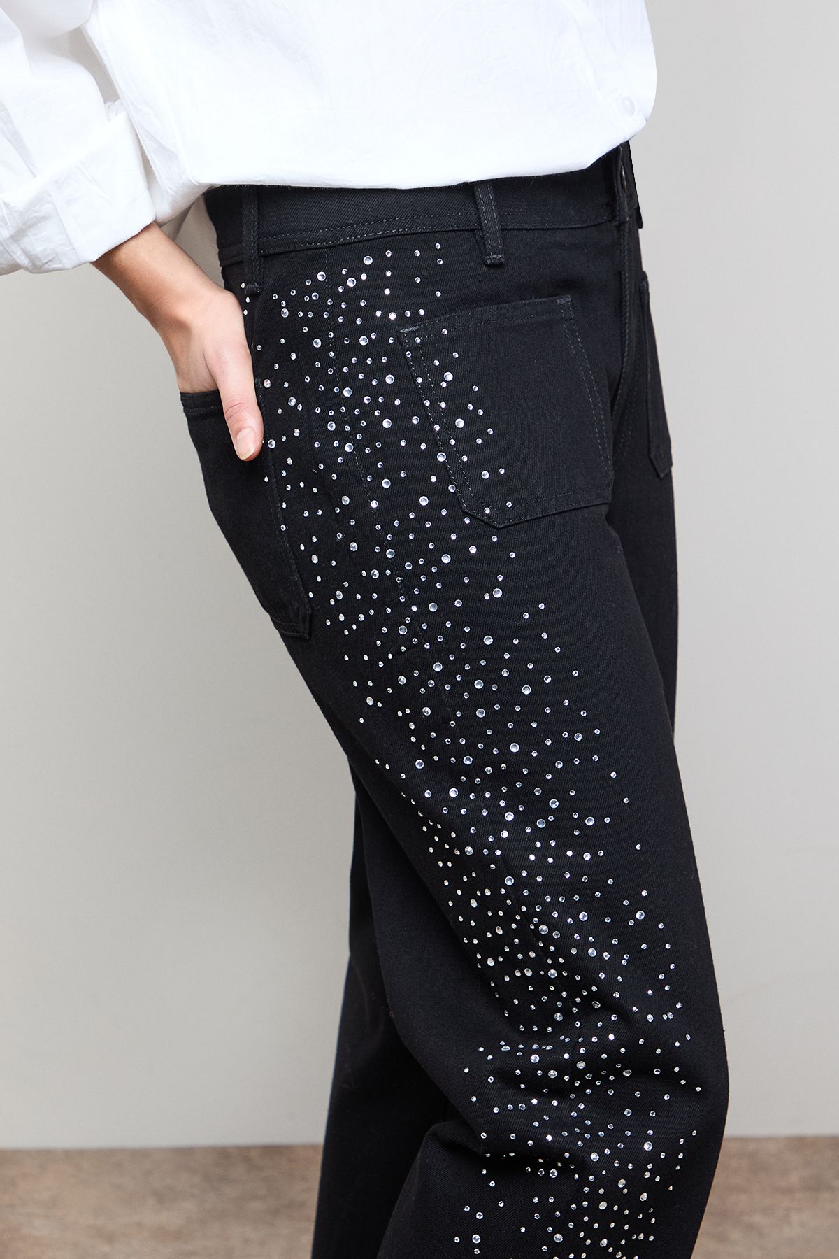 Oasis Hotfix Pocket Detail Wide Leg Jean Washed Black image 4