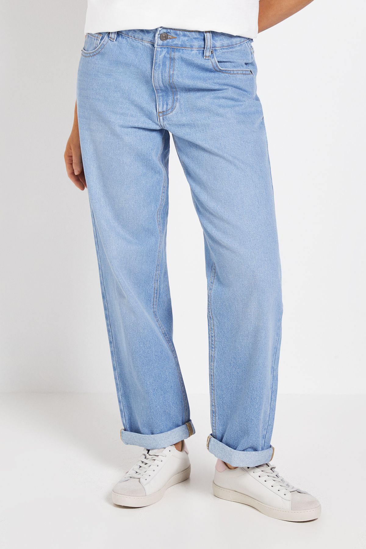 Dorothy Perkins Boyfriends Ankle Grazer Fold Up Jeans Light Wash image 2