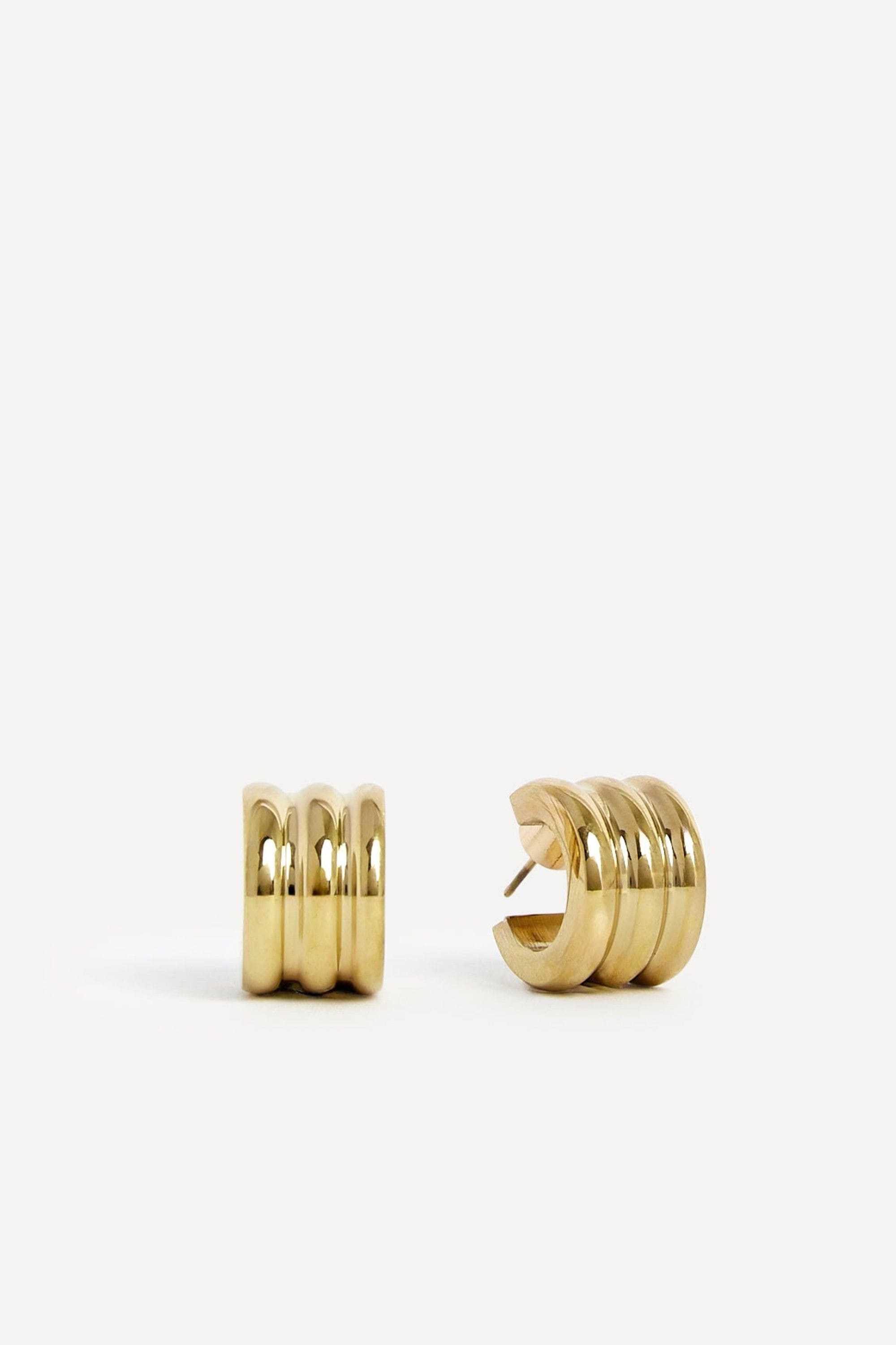 Linzi Noa Small Gold Ridge Hoop Earrings image 5