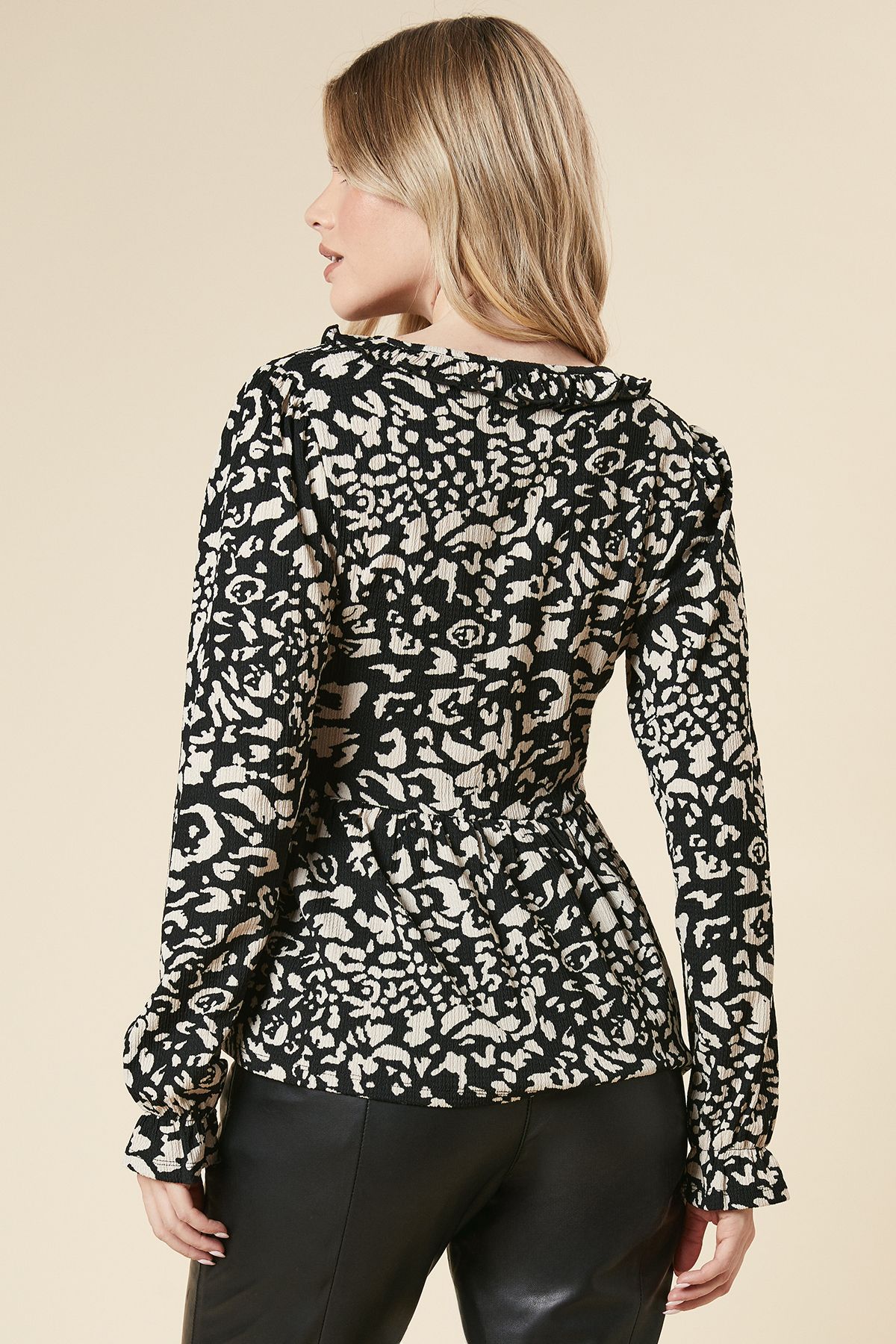 Dorothy Perkins Mono Animal Ruffle wrap long sleeve top Animal image 3