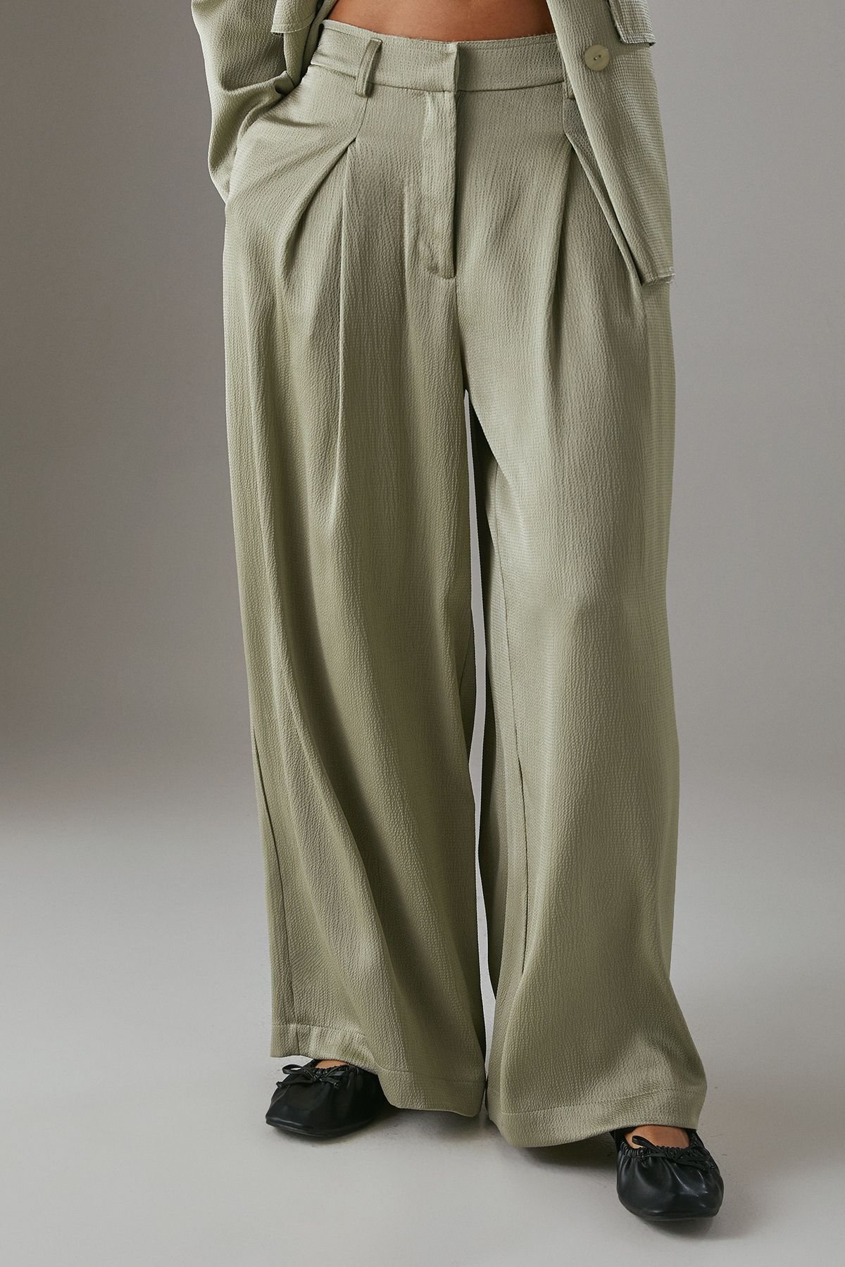 Warehouse Raw Edge Relaxed Satin Blazer Khaki image 2