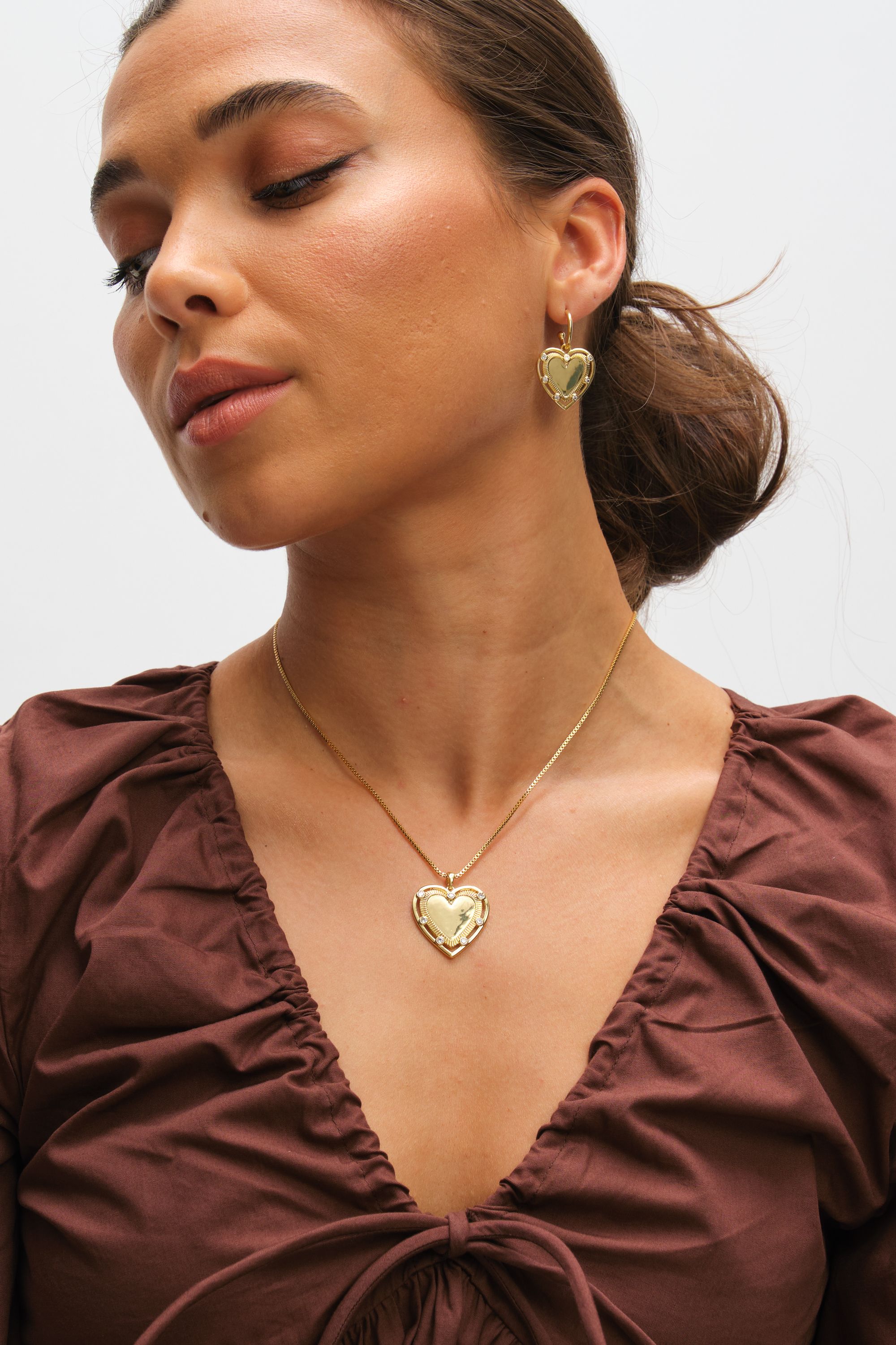 Inicio 14K Gold Plated Textured Heart Charm Hoop Earrings - Gift Pouch image 4