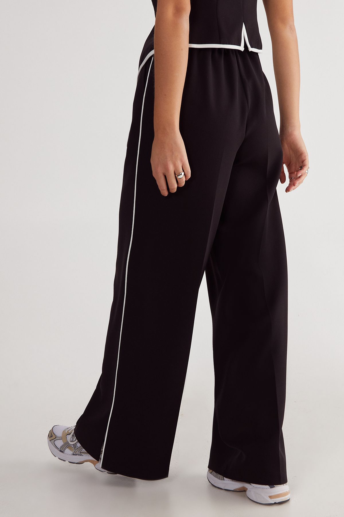 NastyGal Tailored Contrast Piped Joggers Mono image 3